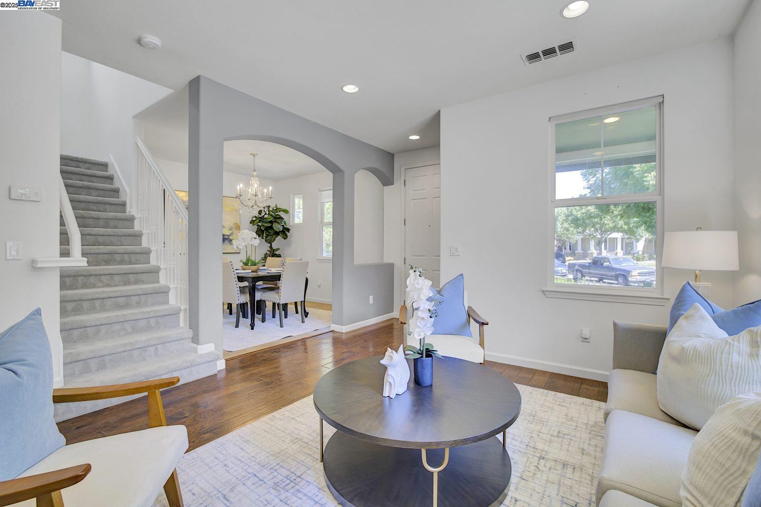 Detail Gallery Image 5 of 44 For 445 S 22nd St, San Jose,  CA 95116 - 4 Beds | 2/1 Baths