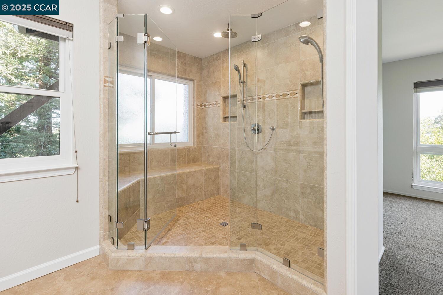 Detail Gallery Image 18 of 35 For 1087 Hillside Dr, Martinez,  CA 94553 - 4 Beds | 2/1 Baths