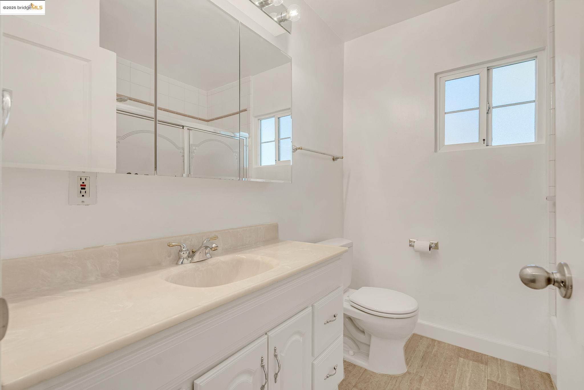 Detail Gallery Image 18 of 37 For 3224 Meadowbrook Dr, Concord,  CA 94519 - 3 Beds | 2 Baths