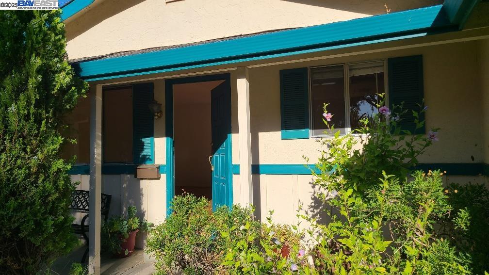 Detail Gallery Image 2 of 23 For 1501 L St, Davis,  CA 95616 - 3 Beds | 2 Baths