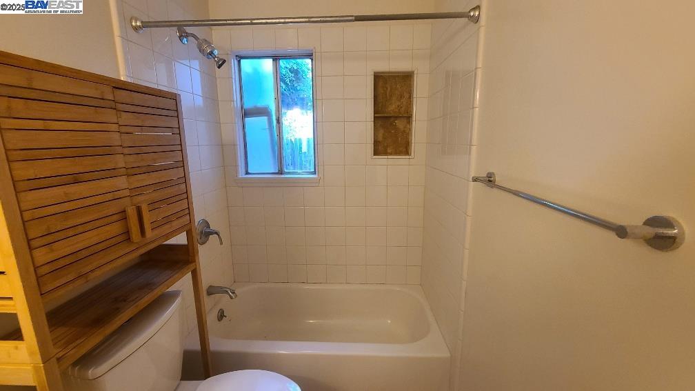 Detail Gallery Image 14 of 23 For 1501 L St, Davis,  CA 95616 - 3 Beds | 2 Baths