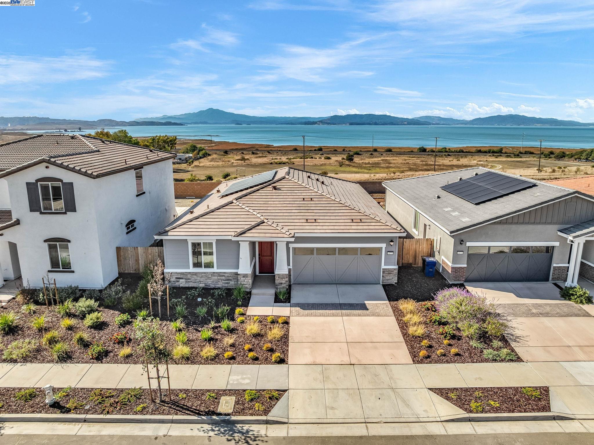 Detail Gallery Image 2 of 47 For 4171 Markovich Ct, San Pablo,  CA 94806 - 4 Beds | 2 Baths