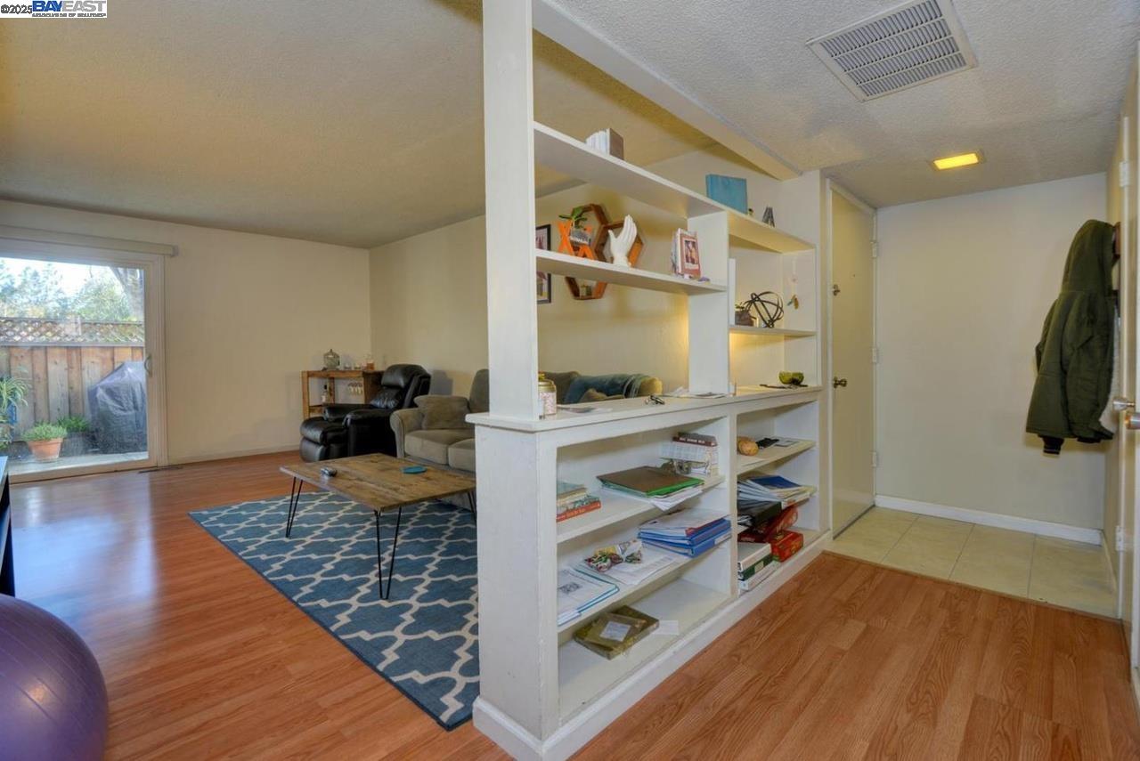 Detail Gallery Image 5 of 36 For 1577 Maurice Ln, San Jose,  CA 95129 - – Beds | – Baths