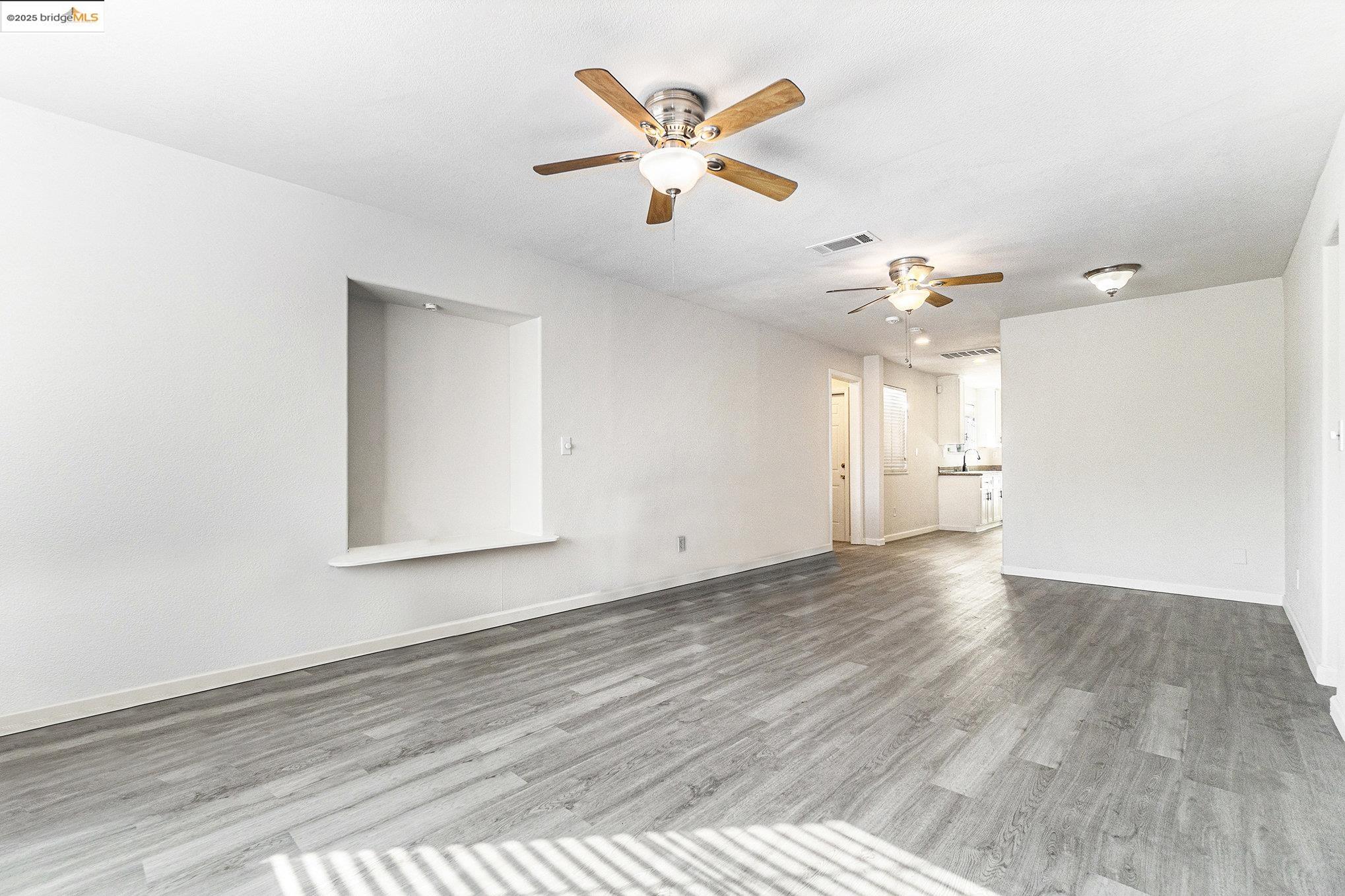 Detail Gallery Image 8 of 35 For 1702 Wisner Dr, Antioch,  CA 94509 - 3 Beds | 2/1 Baths