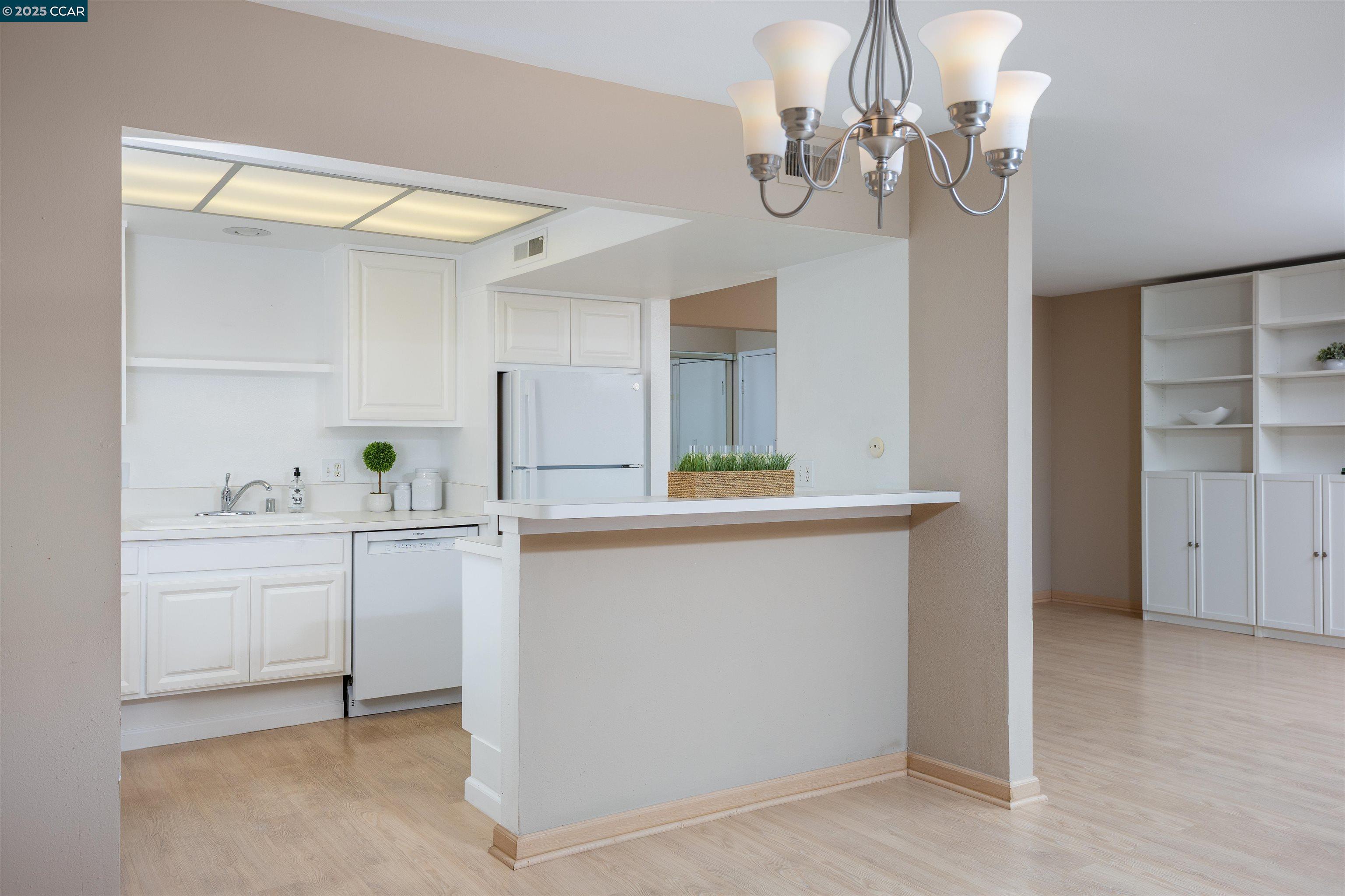 Photo #11: 41115541 Listing: Photo #11