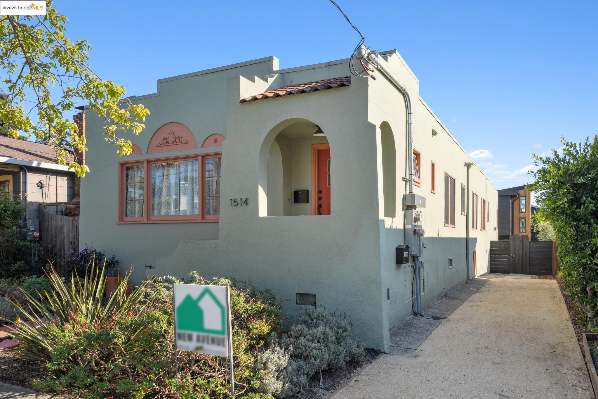 Detail Gallery Image 44 of 56 For 1516 Blake St a,  Berkeley,  CA 94703 - 2 Beds | 2 Baths