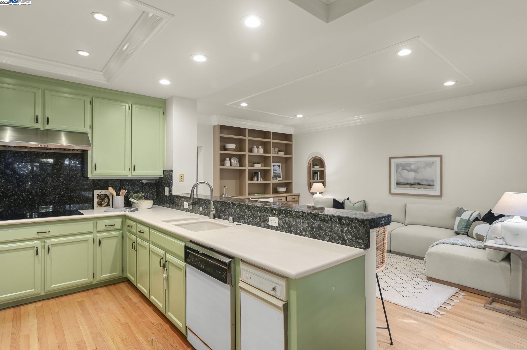 Detail Gallery Image 10 of 44 For 112 Kingswood Cir, Danville,  CA 94506 - 3 Beds | 2/1 Baths