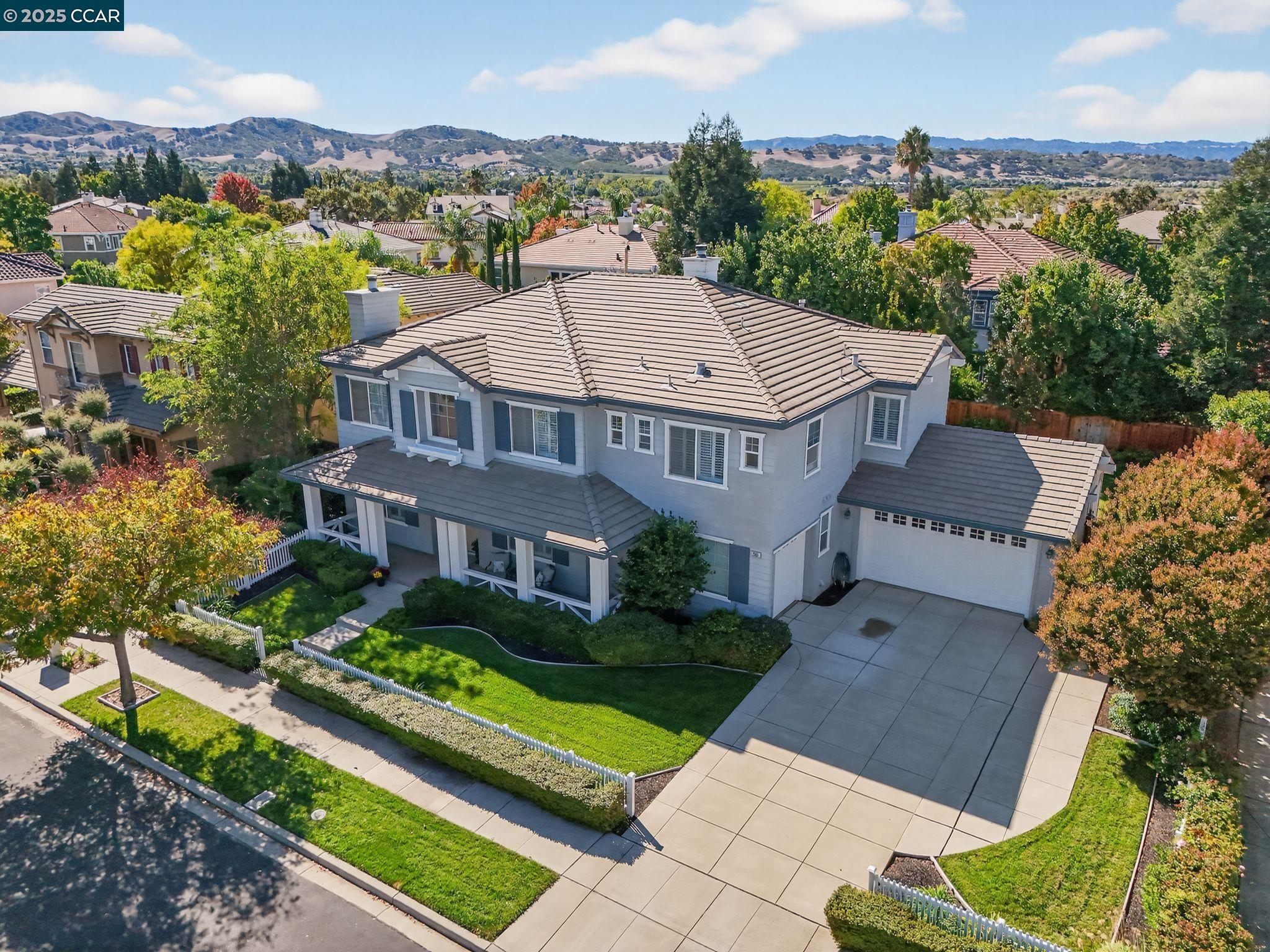Detail Gallery Image 3 of 45 For 255 Prato Way, Livermore,  CA 94550 - 5 Beds | 5 Baths