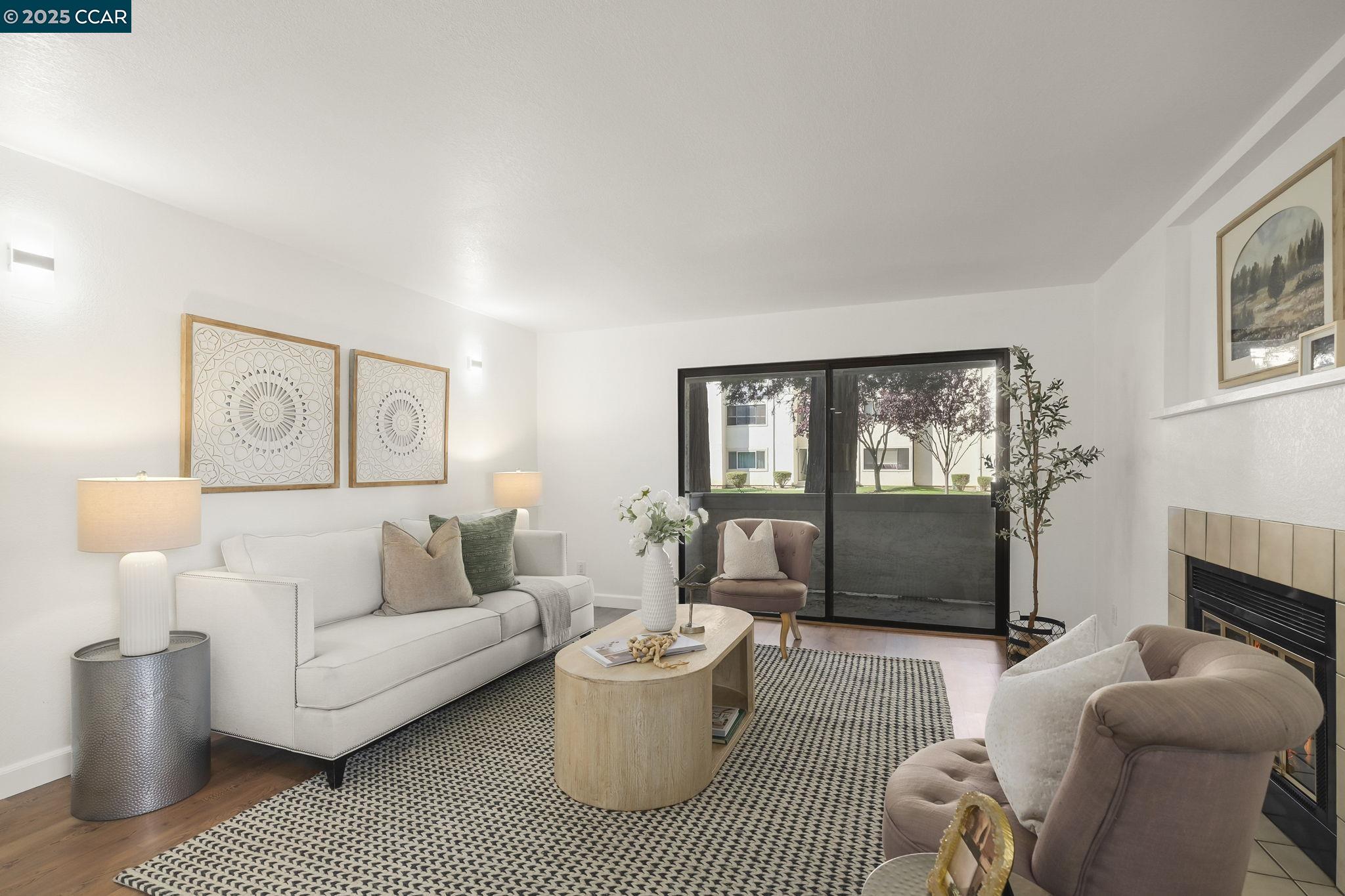 Front Image Thumbnail for CC41115558