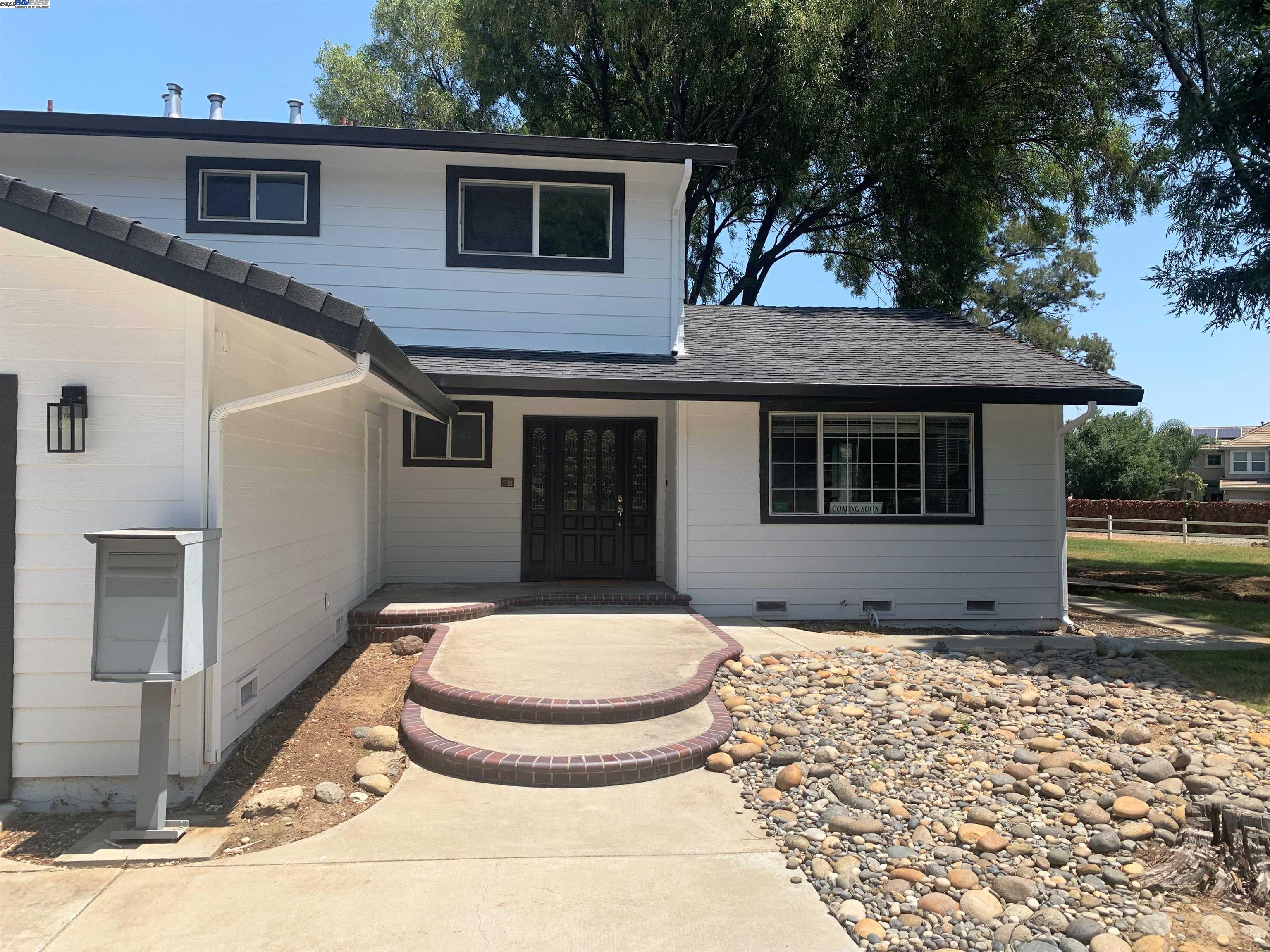 Detail Gallery Image 2 of 59 For 320 Fairview Ave, Brentwood,  CA 94513 - 5 Beds | 3 Baths