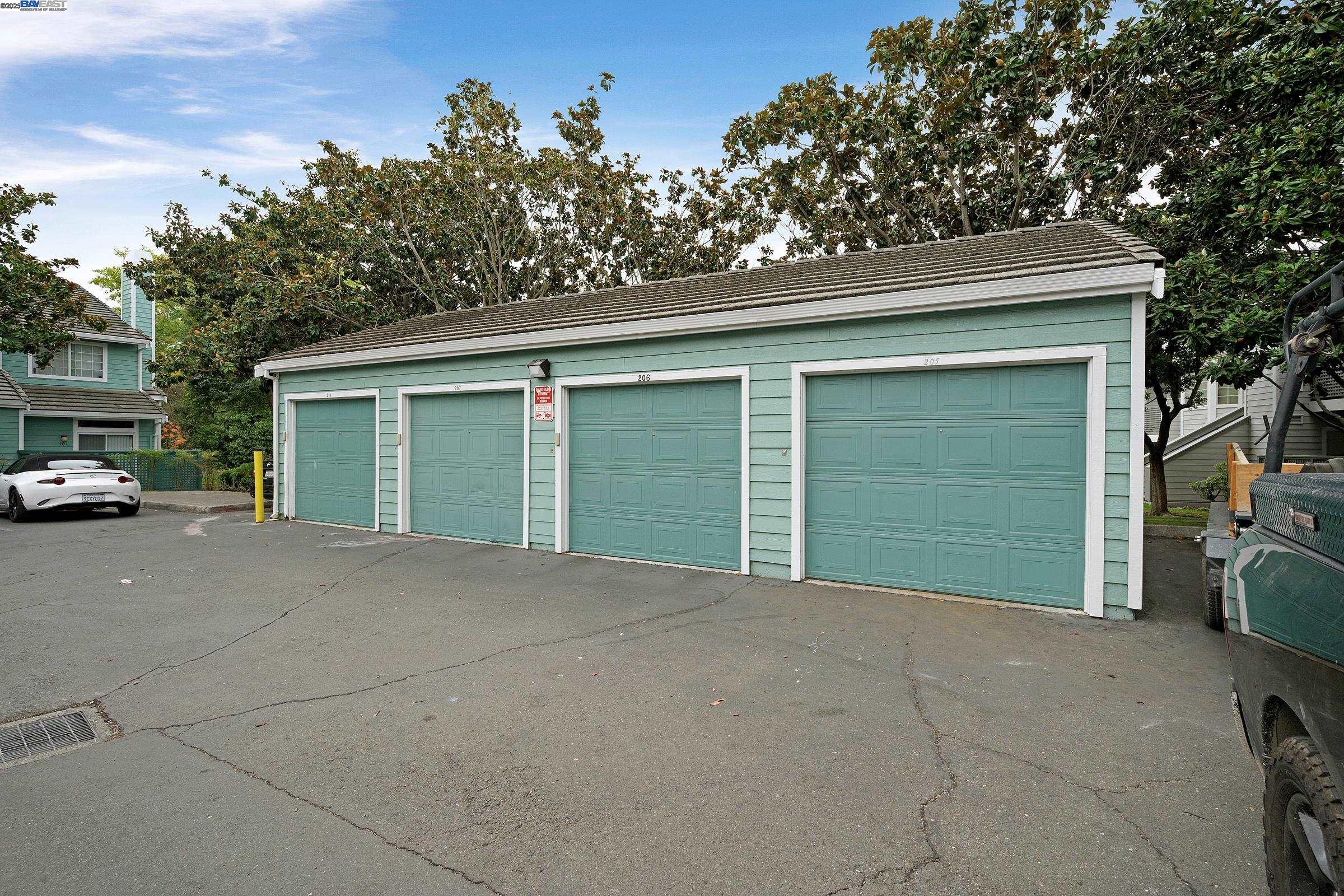 Detail Gallery Image 24 of 33 For 205 Dursey Dr, Pinole,  CA 94564 - 2 Beds | 1 Baths