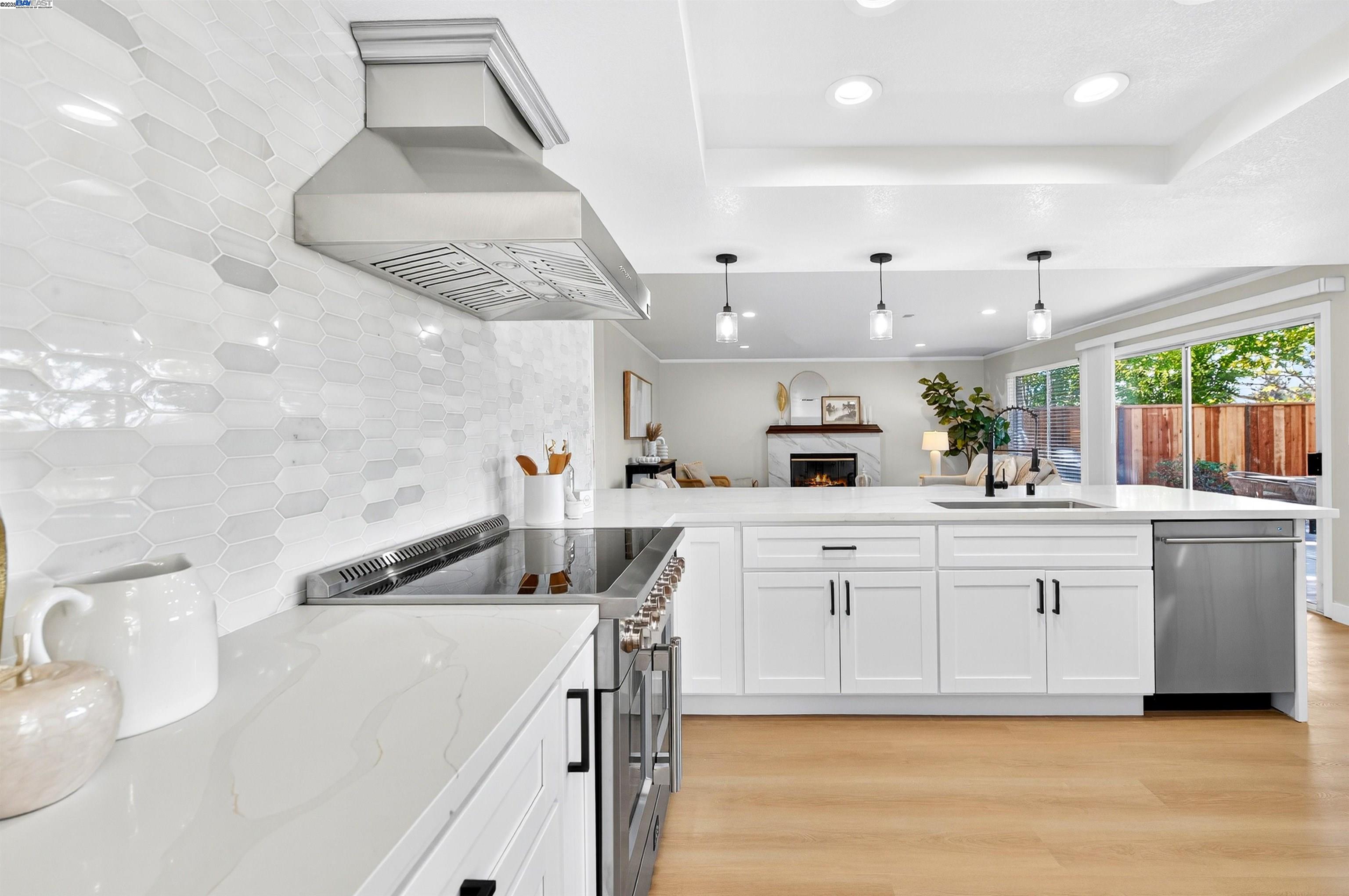 Detail Gallery Image 3 of 37 For 5075 Canyon Crest Dr, San Ramon,  CA 94582 - 4 Beds | 3 Baths