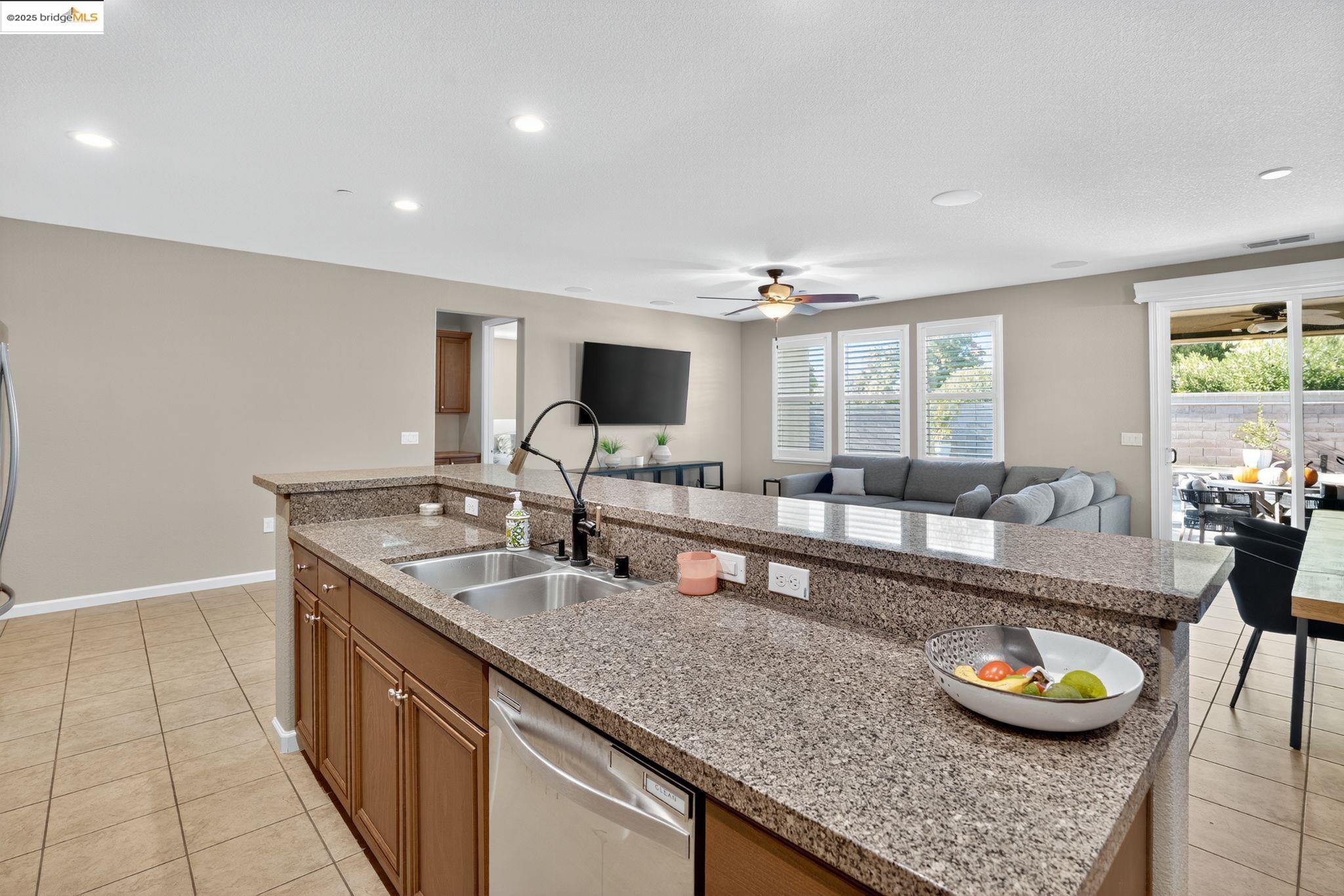 Detail Gallery Image 17 of 38 For 605 Mystic Ct, Discovery Bay,  CA 94505 - 3 Beds | 2 Baths