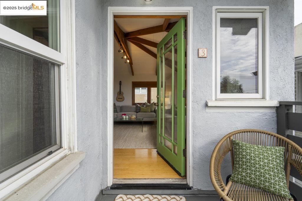 Detail Gallery Image 2 of 33 For 2587 Piedmont Ave #3,  Berkeley,  CA 94704 - 1 Beds | 1 Baths