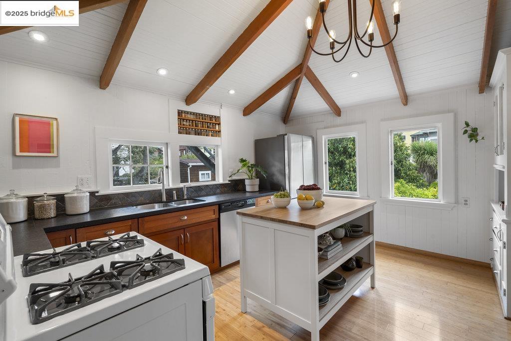 Detail Gallery Image 17 of 33 For 2587 Piedmont Ave #3,  Berkeley,  CA 94704 - 1 Beds | 1 Baths