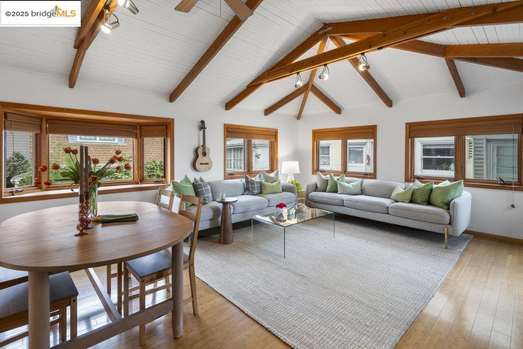 Detail Gallery Image 7 of 33 For 2587 Piedmont Ave #3,  Berkeley,  CA 94704 - 1 Beds | 1 Baths