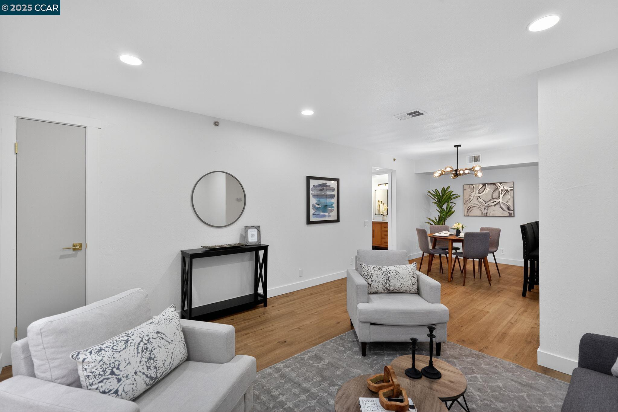 Photo #9: 41115585 Listing: Photo #9