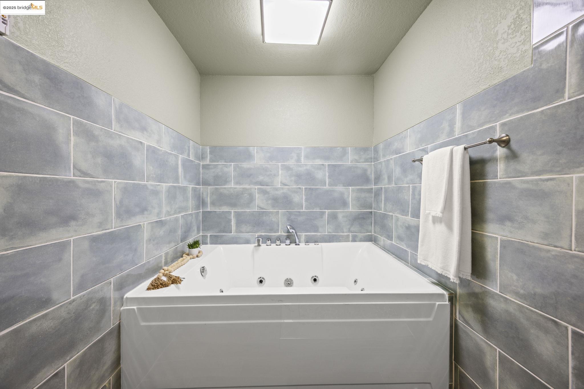 Photo #39: 41115588 Listing: Photo #39