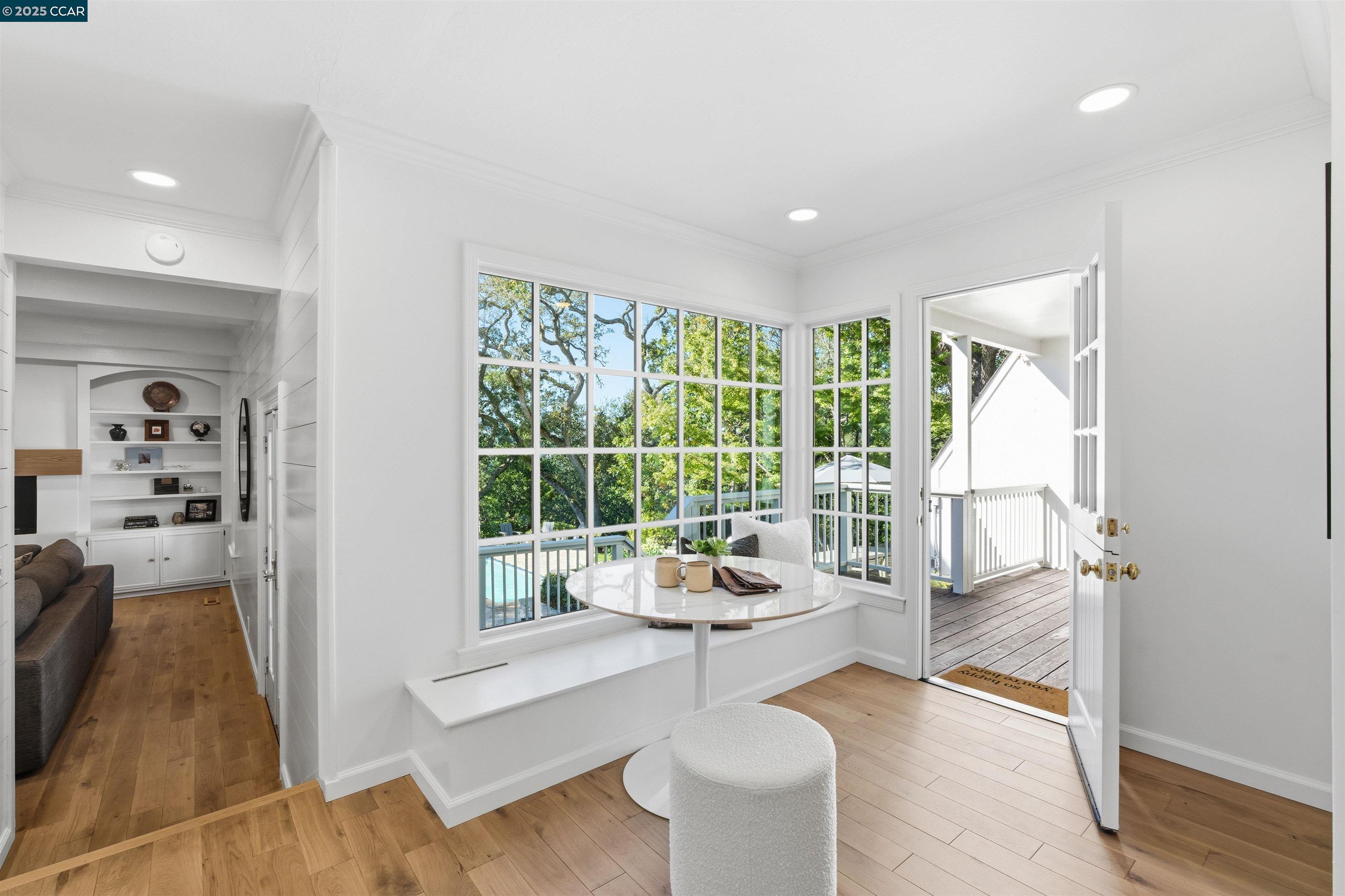 Detail Gallery Image 18 of 60 For 14 Vista Del Mar, Orinda,  CA 94563 - 4 Beds | 3/1 Baths