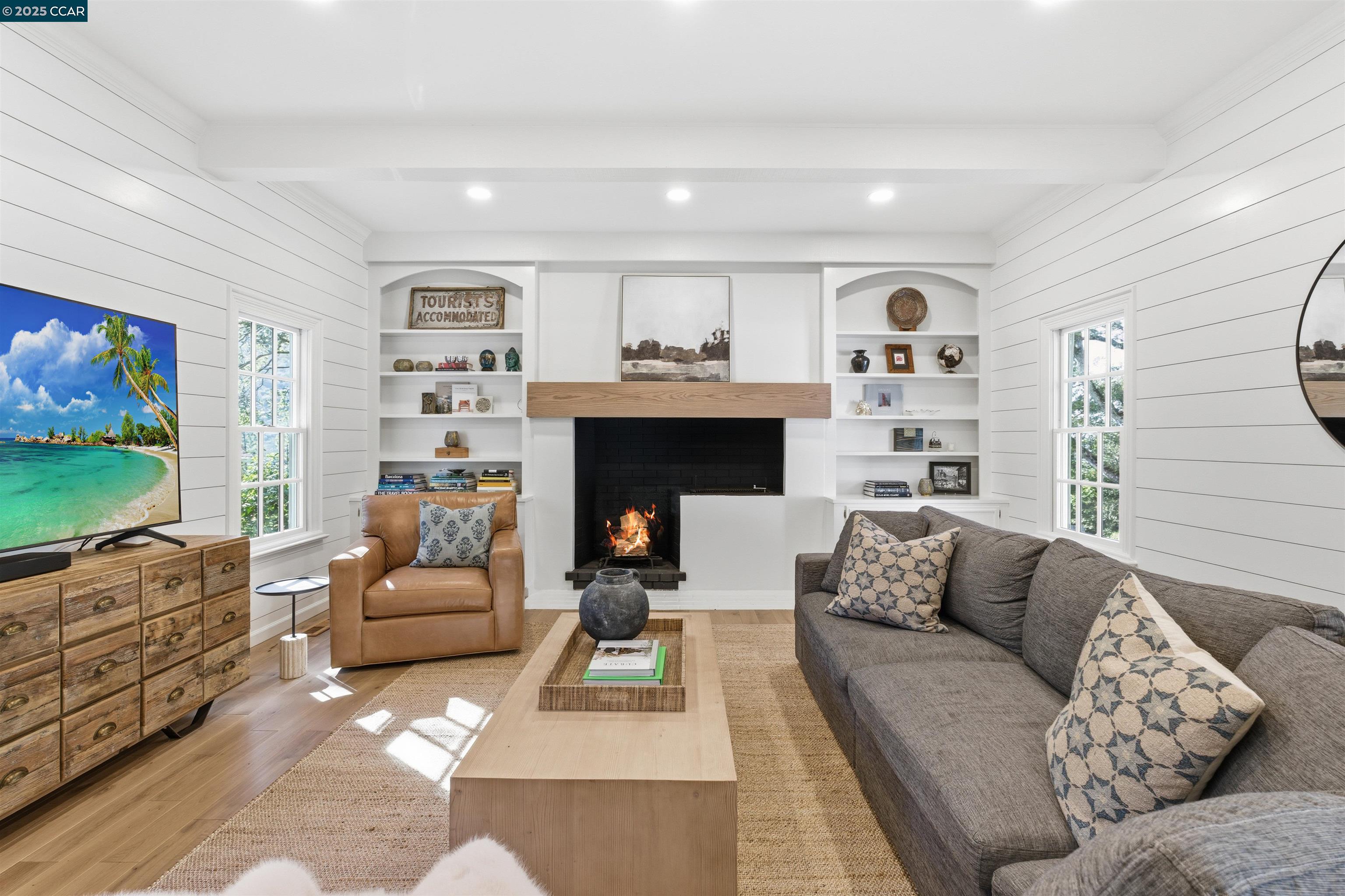 Detail Gallery Image 19 of 60 For 14 Vista Del Mar, Orinda,  CA 94563 - 4 Beds | 3/1 Baths