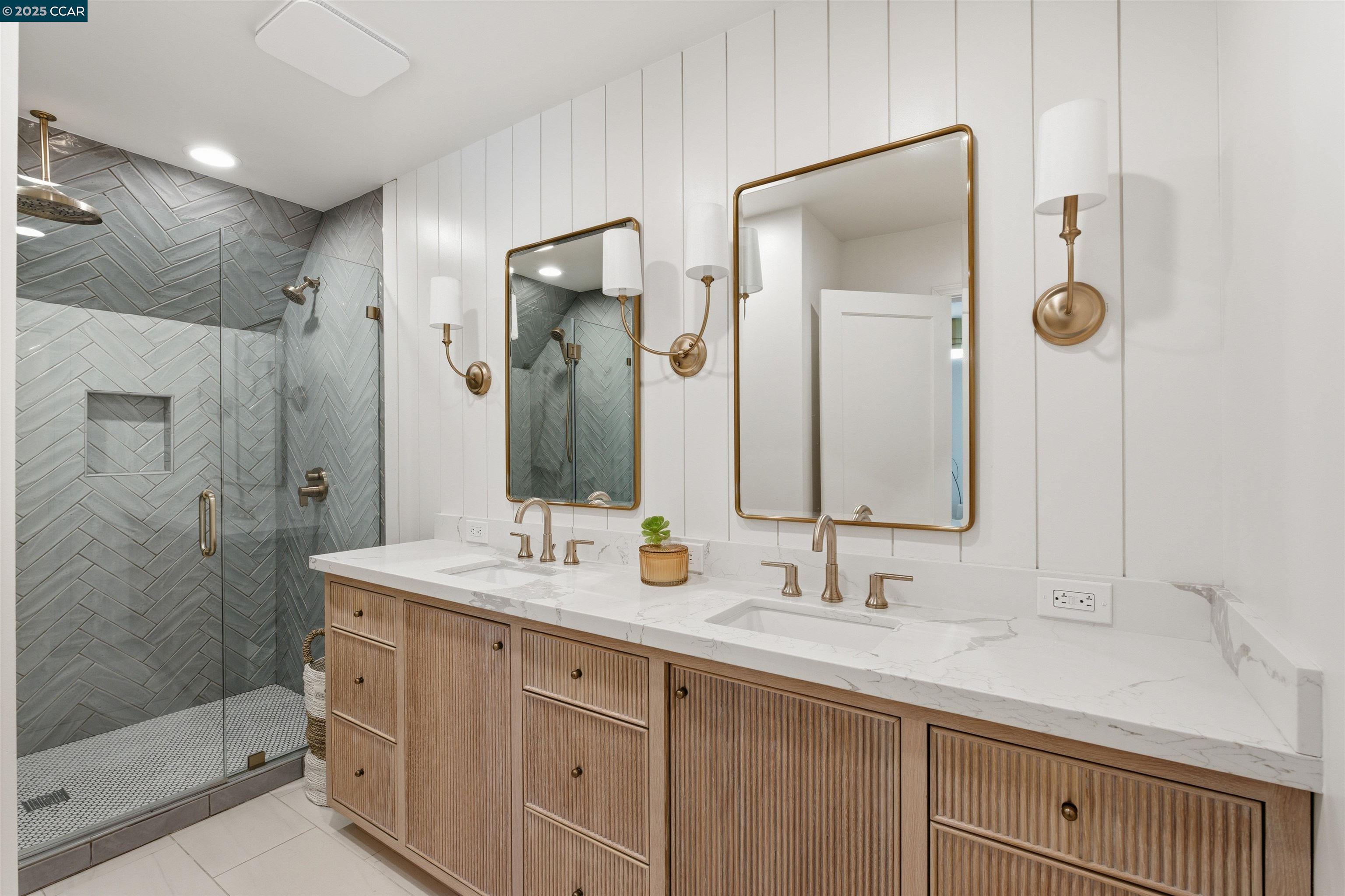 Detail Gallery Image 24 of 60 For 14 Vista Del Mar, Orinda,  CA 94563 - 4 Beds | 3/1 Baths