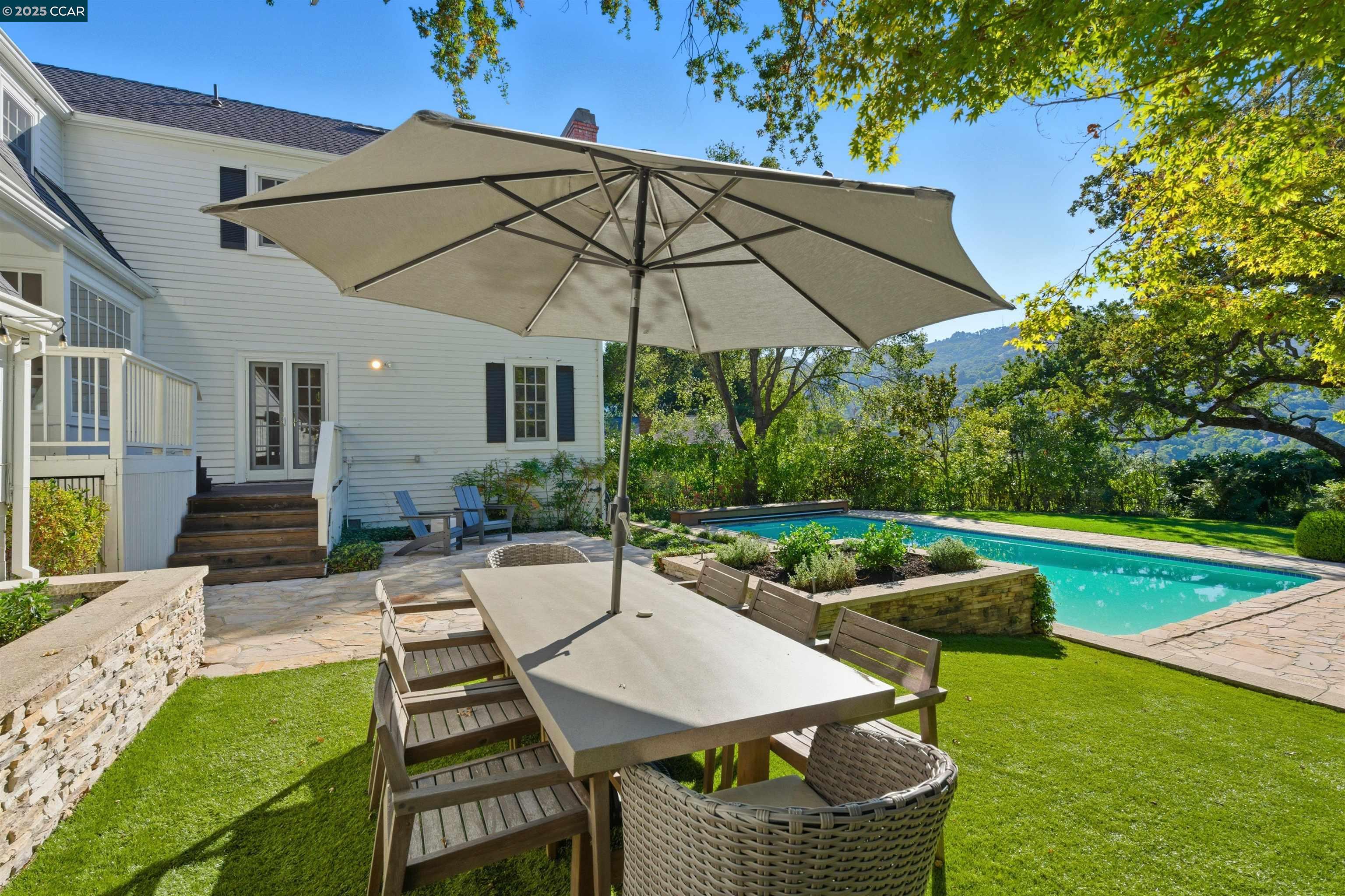 Detail Gallery Image 44 of 60 For 14 Vista Del Mar, Orinda,  CA 94563 - 4 Beds | 3/1 Baths