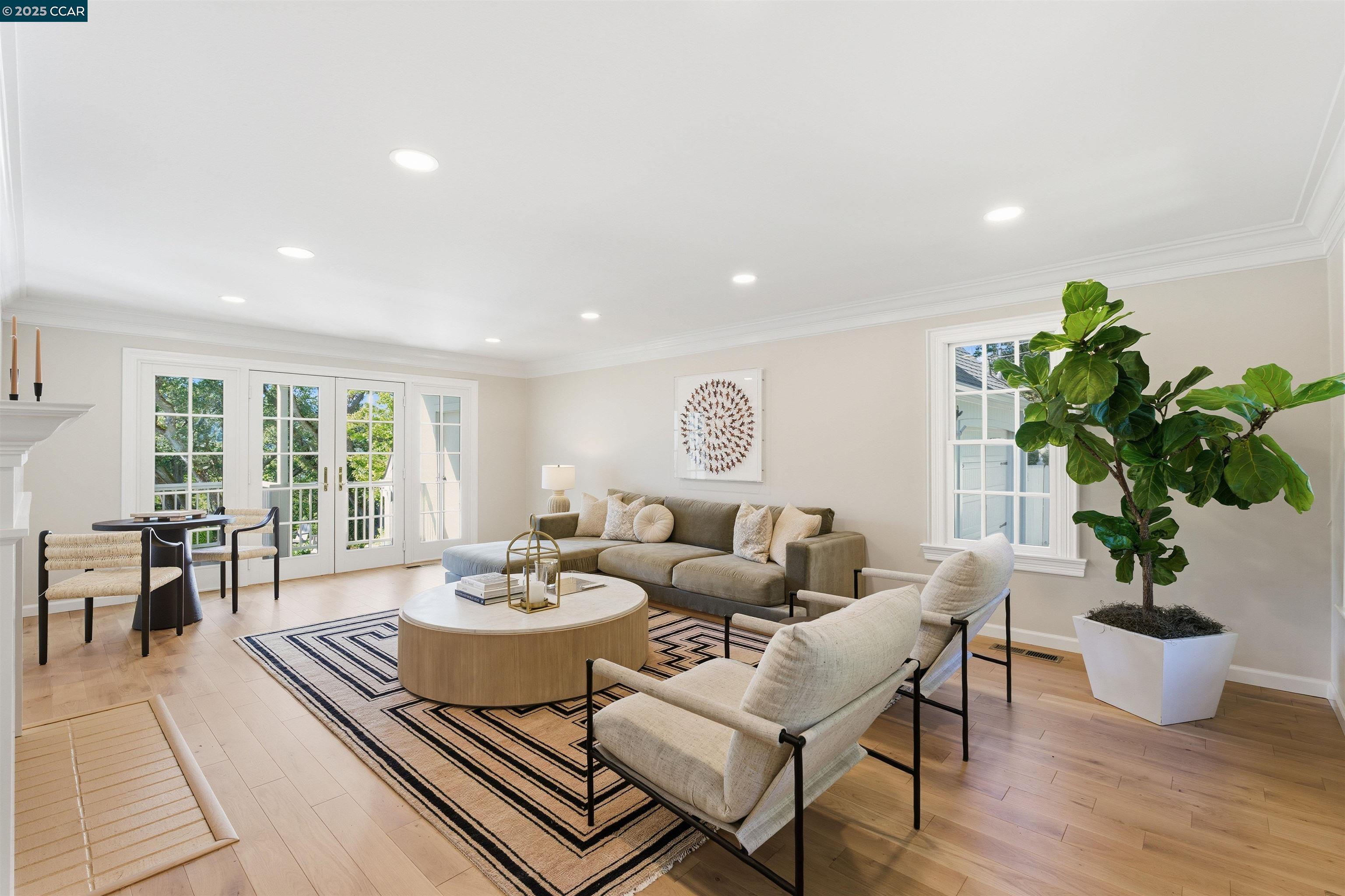 Detail Gallery Image 6 of 60 For 14 Vista Del Mar, Orinda,  CA 94563 - 4 Beds | 3/1 Baths