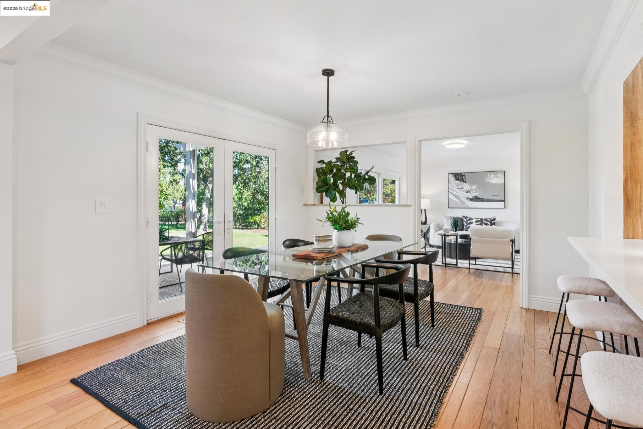 Detail Gallery Image 8 of 44 For 3875 Walnut Ave, Concord,  CA 94519 - 3 Beds | 2 Baths