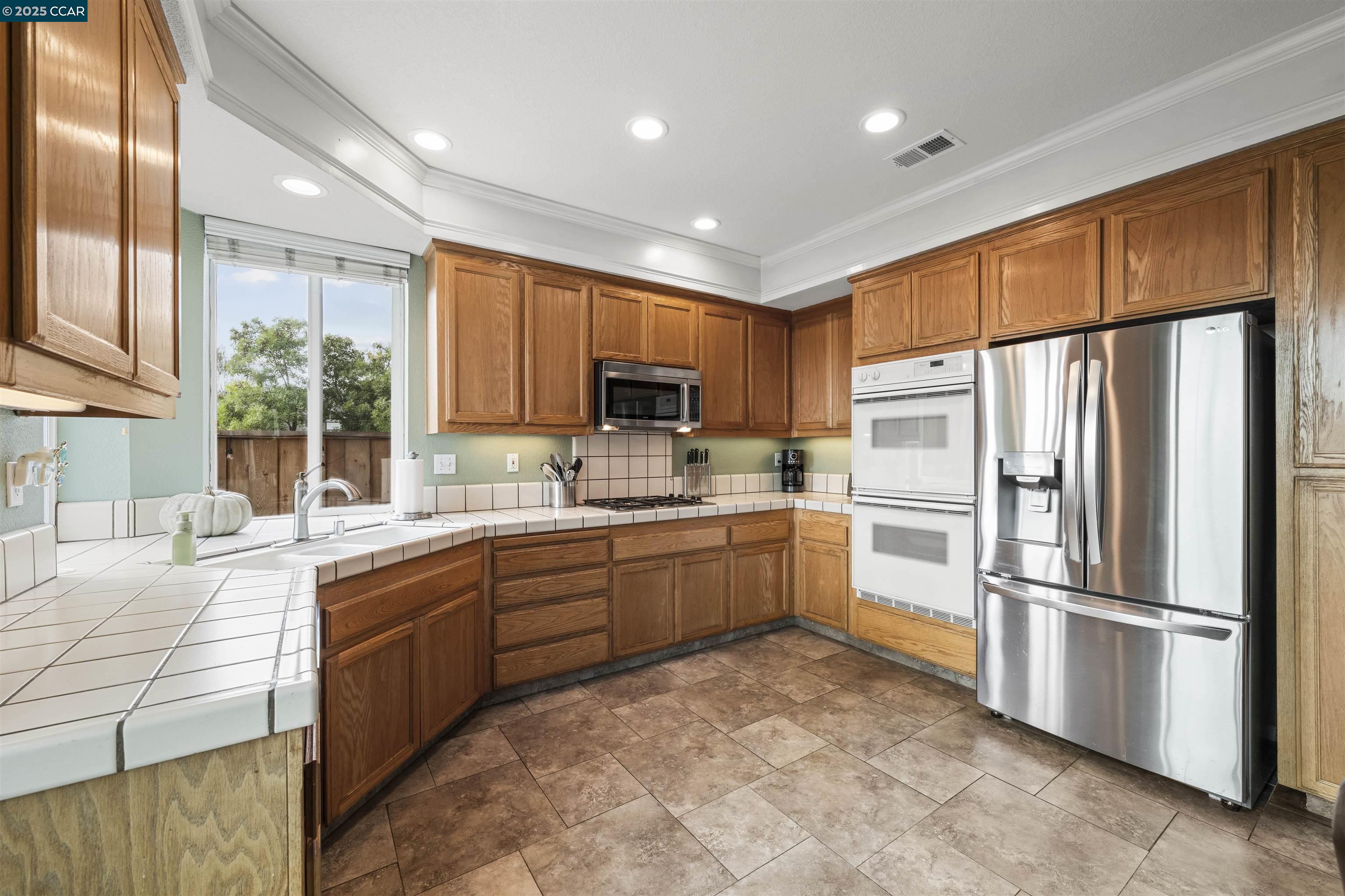 Detail Gallery Image 31 of 44 For 713 Tennyson Dr, Livermore,  CA 94551 - 4 Beds | 2/1 Baths