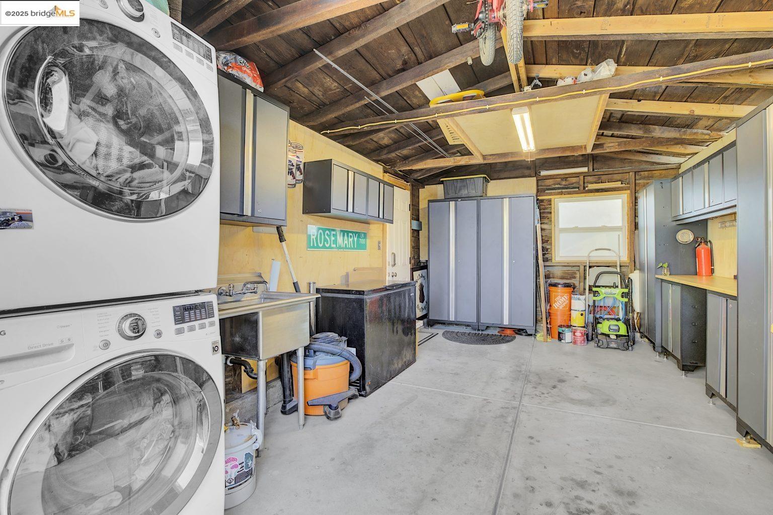 Detail Gallery Image 34 of 45 For 1968 85th Ave, Oakland,  CA 94621 - 3 Beds | 1/1 Baths