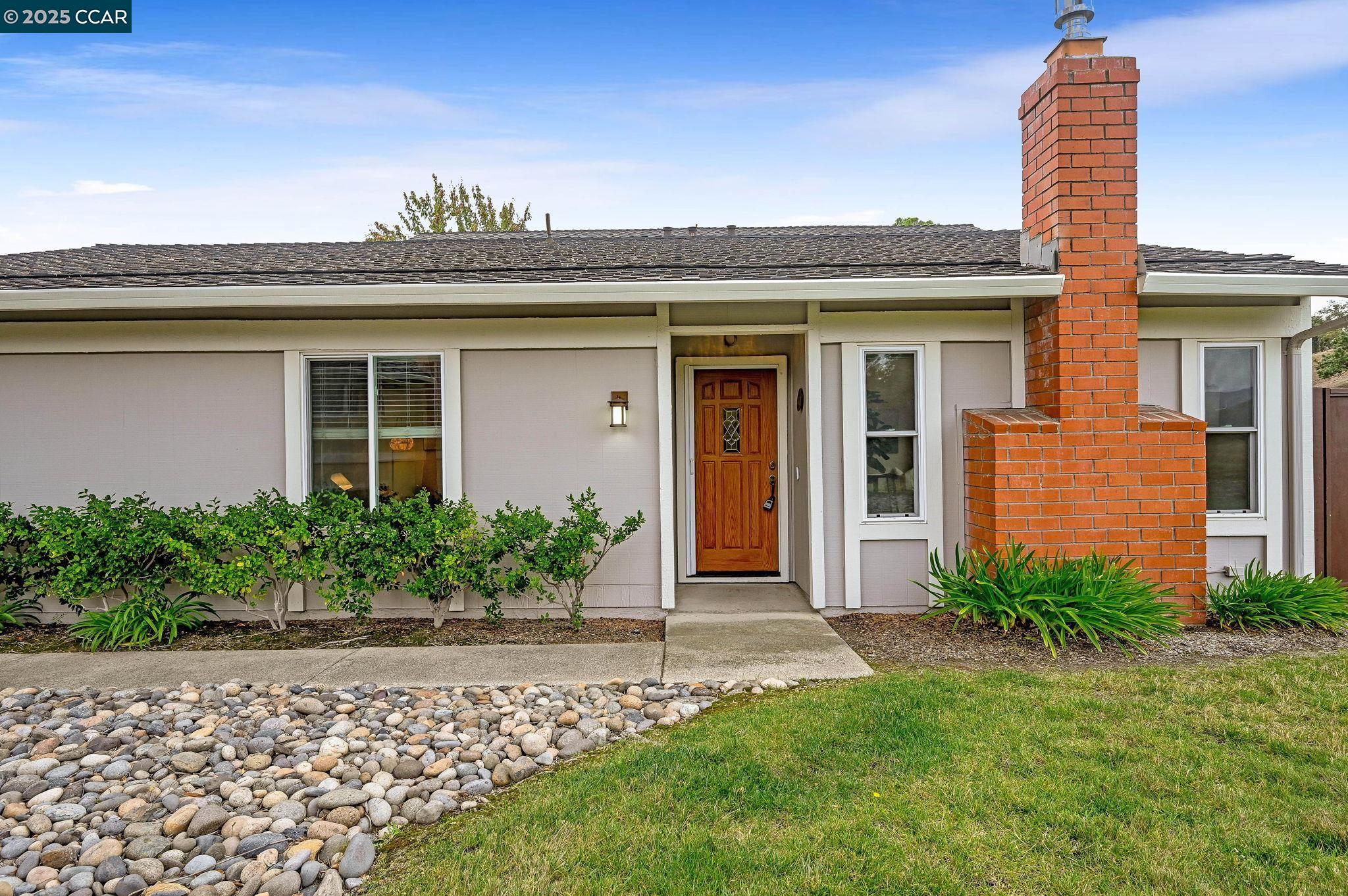 Photo #2: 41115613 Listing: Photo #2