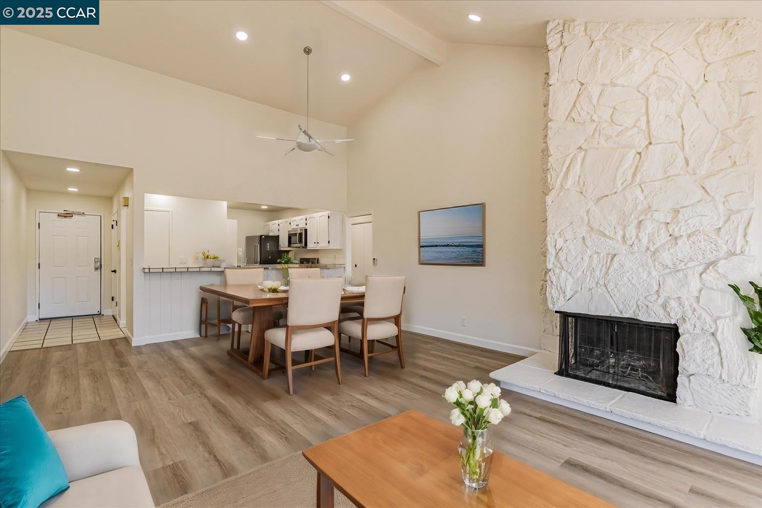 Detail Gallery Image 11 of 54 For 25676 University Ct #323,  Hayward,  CA 94542 - 3 Beds | 2 Baths