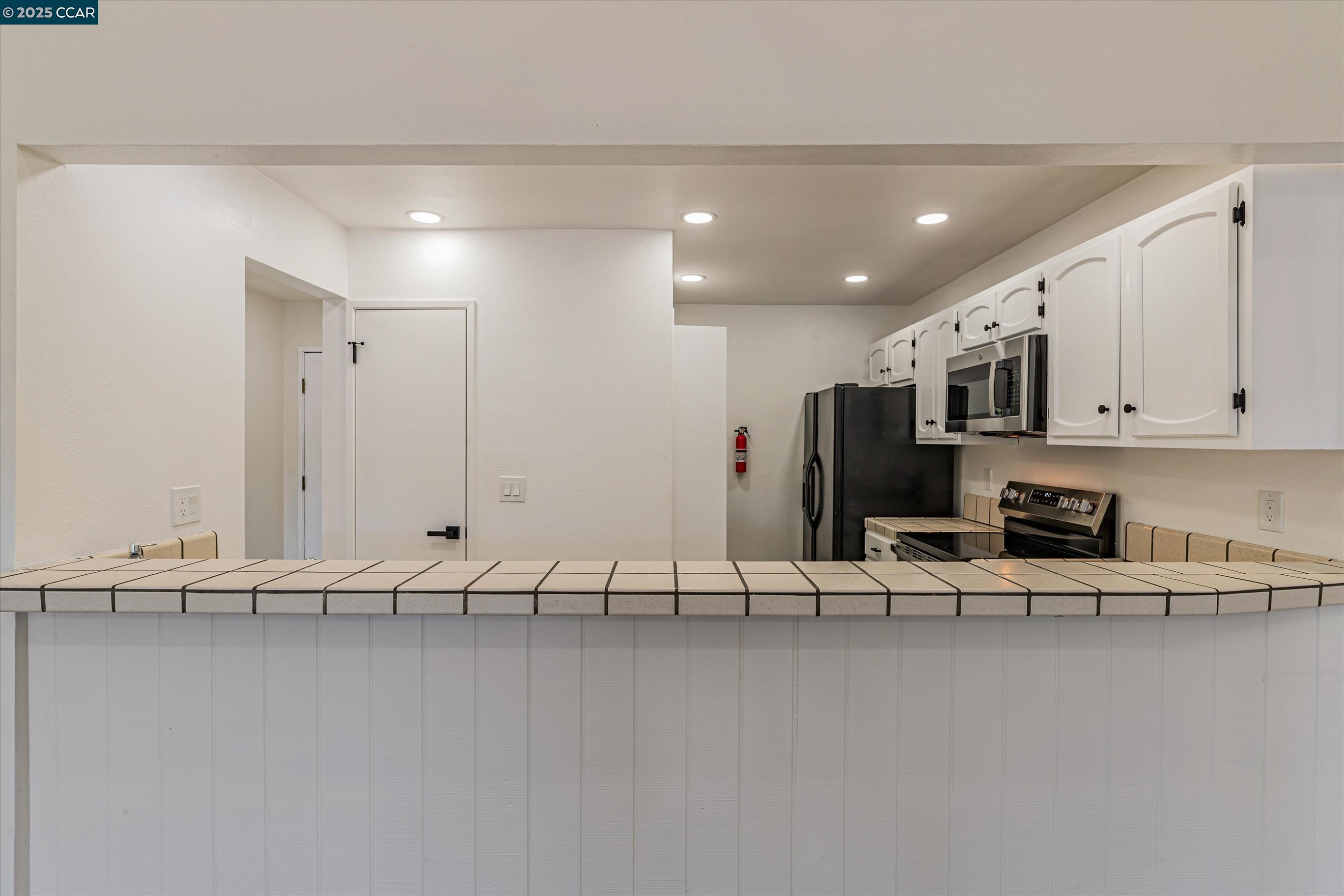 Detail Gallery Image 19 of 54 For 25676 University Ct #323,  Hayward,  CA 94542 - 3 Beds | 2 Baths