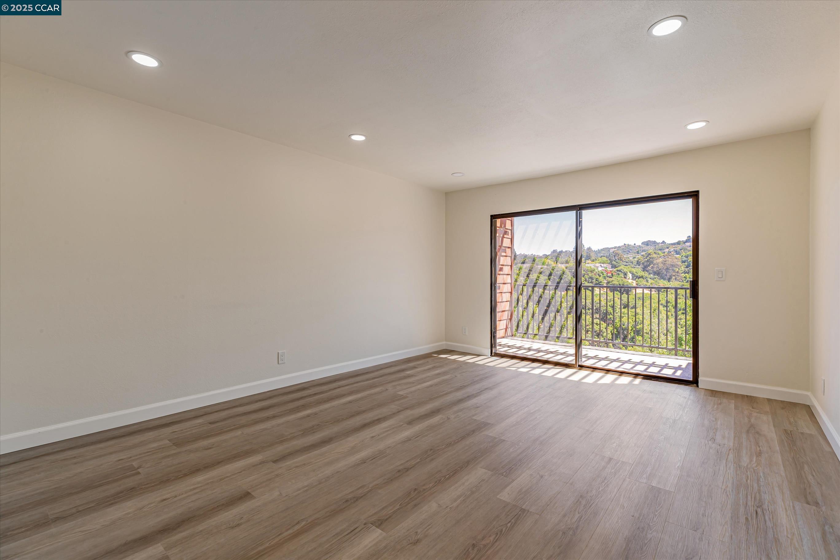 Detail Gallery Image 27 of 54 For 25676 University Ct #323,  Hayward,  CA 94542 - 3 Beds | 2 Baths