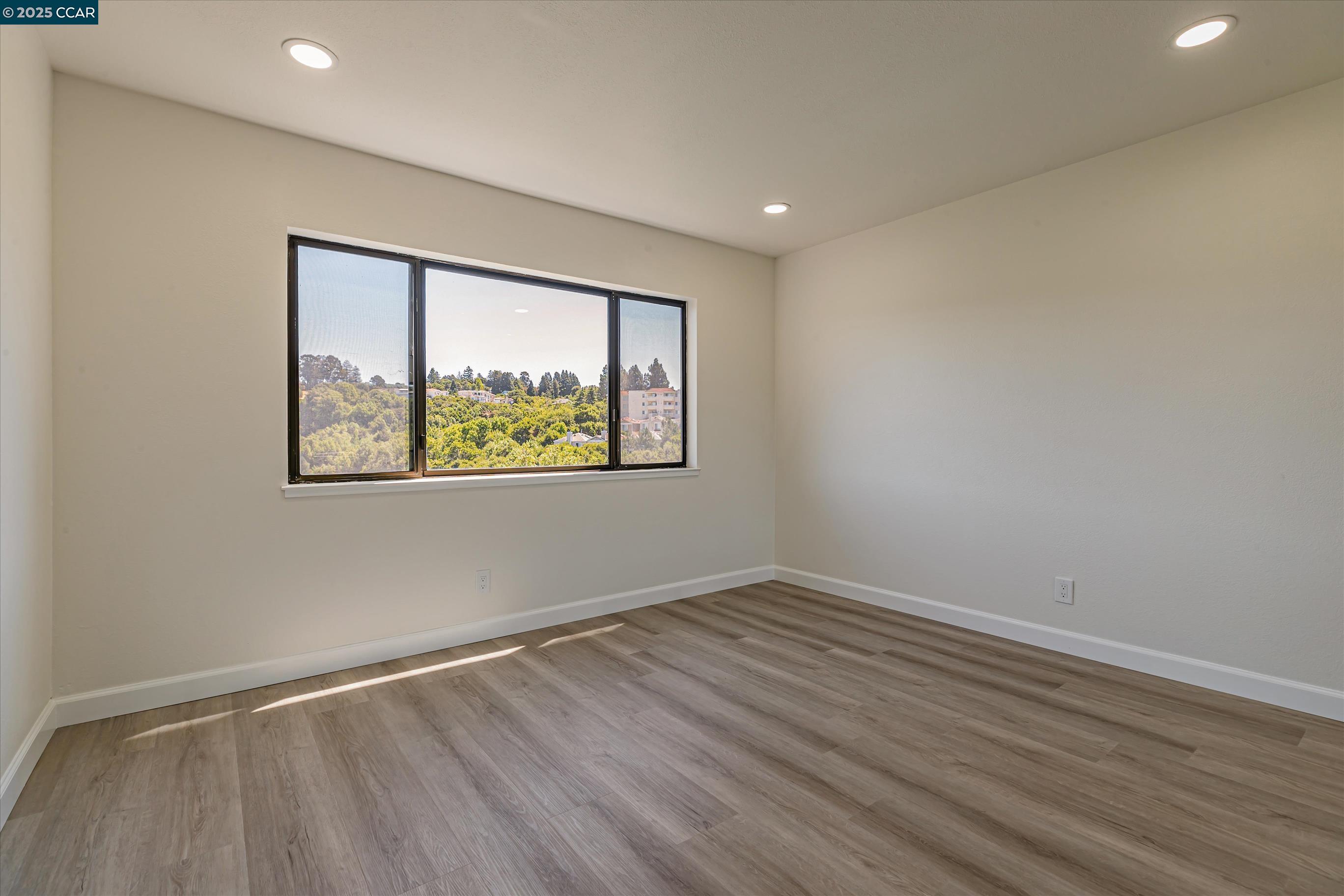 Detail Gallery Image 32 of 54 For 25676 University Ct #323,  Hayward,  CA 94542 - 3 Beds | 2 Baths