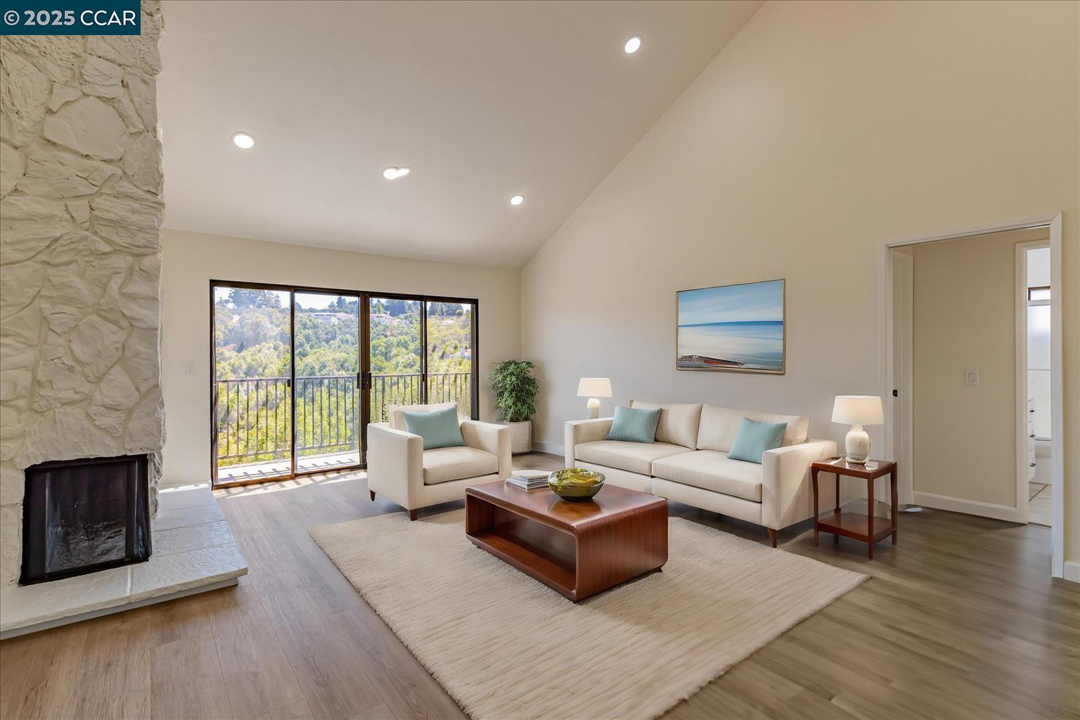 Detail Gallery Image 9 of 54 For 25676 University Ct #323,  Hayward,  CA 94542 - 3 Beds | 2 Baths