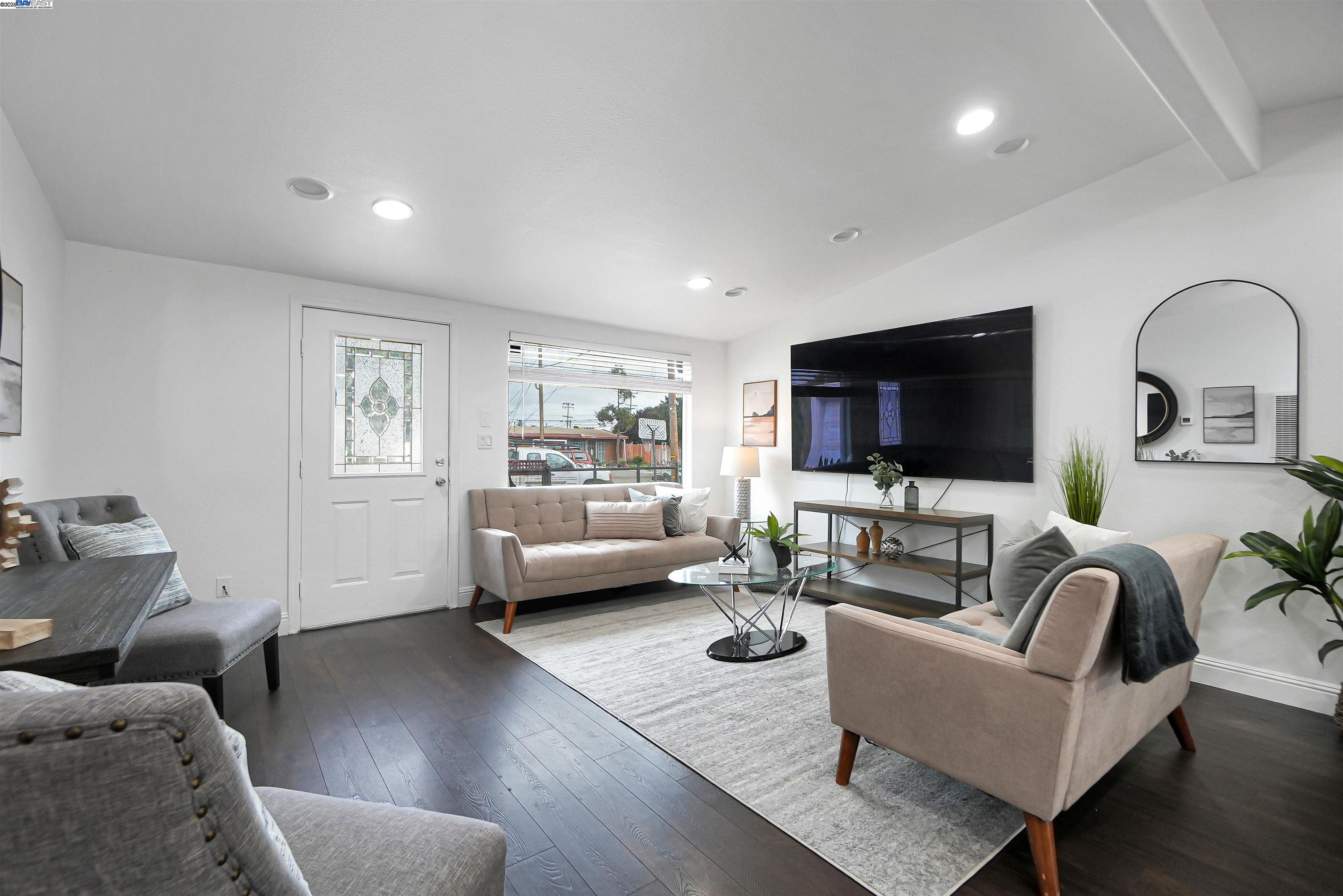 Detail Gallery Image 6 of 43 For 27923 Havana Ave, Hayward,  CA 94544 - 3 Beds | 2 Baths