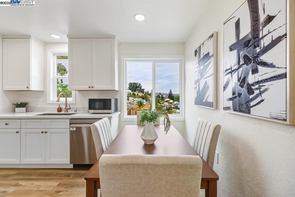 Detail Gallery Image 26 of 52 For 2592 Miramar Ave, Castro Valley,  CA 94546 - 3 Beds | 1 Baths