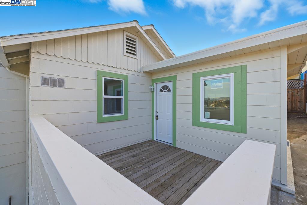 Detail Gallery Image 5 of 52 For 2592 Miramar Ave, Castro Valley,  CA 94546 - 3 Beds | 1 Baths