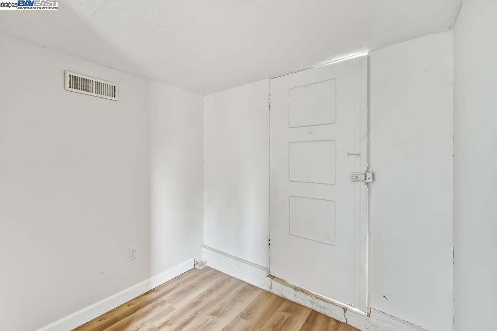 Detail Gallery Image 43 of 52 For 2592 Miramar Ave, Castro Valley,  CA 94546 - 3 Beds | 1 Baths