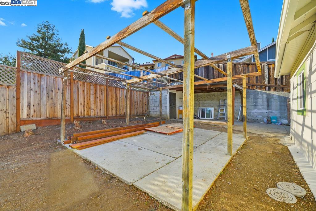 Detail Gallery Image 49 of 52 For 2592 Miramar Ave, Castro Valley,  CA 94546 - 3 Beds | 1 Baths
