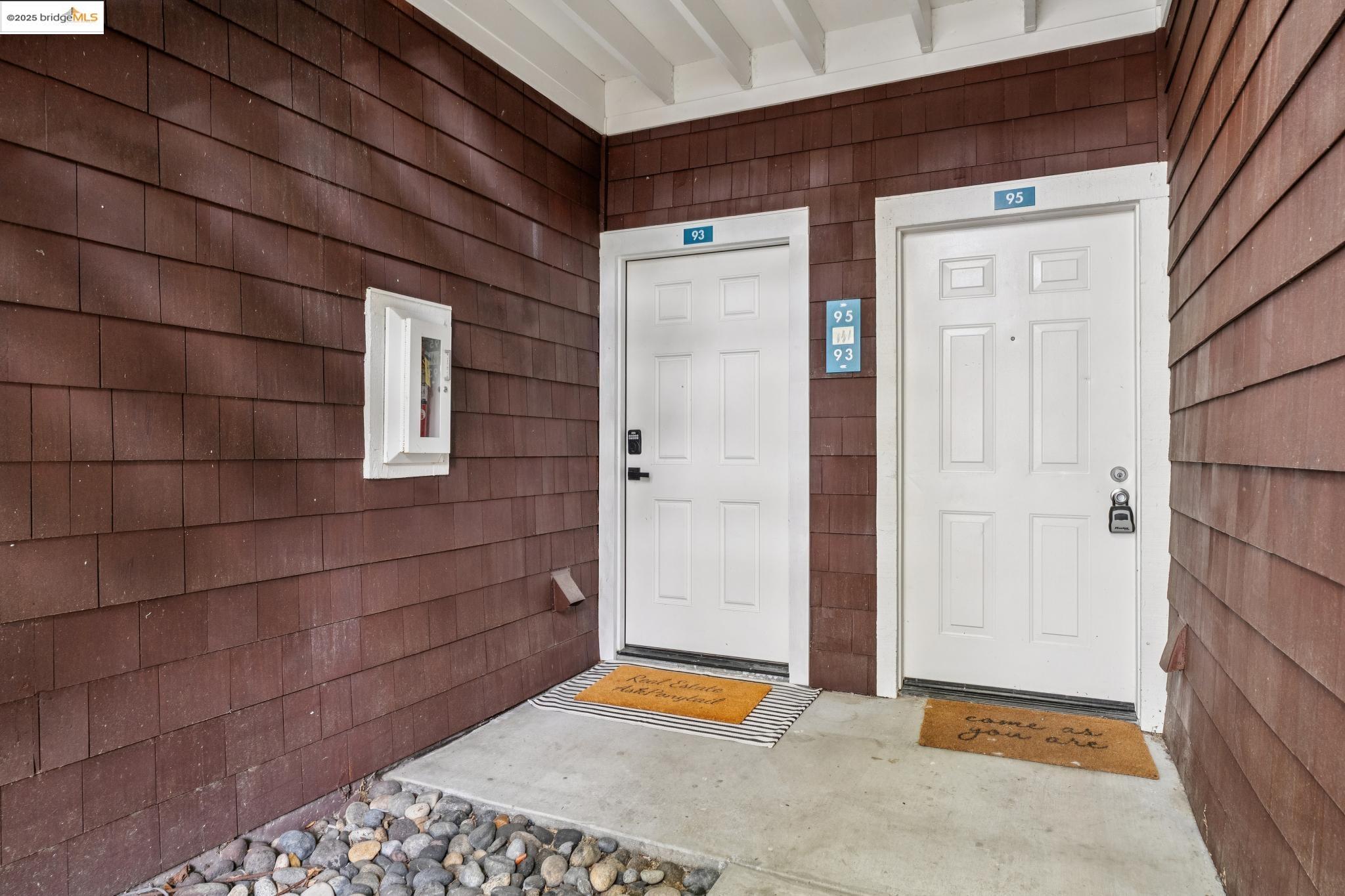Photo #2: 41115618 Listing: Photo #2