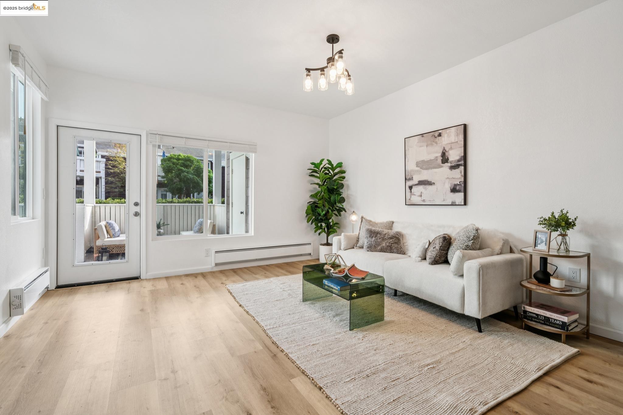 Photo #3: 41115618 Listing: Photo #3