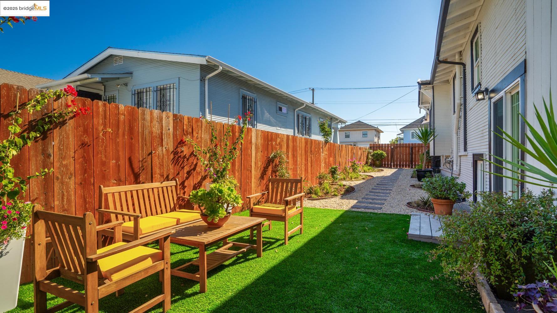 Detail Gallery Image 37 of 53 For 2231 38th Ave, Oakland,  CA 94601 - 4 Beds | 2/1 Baths