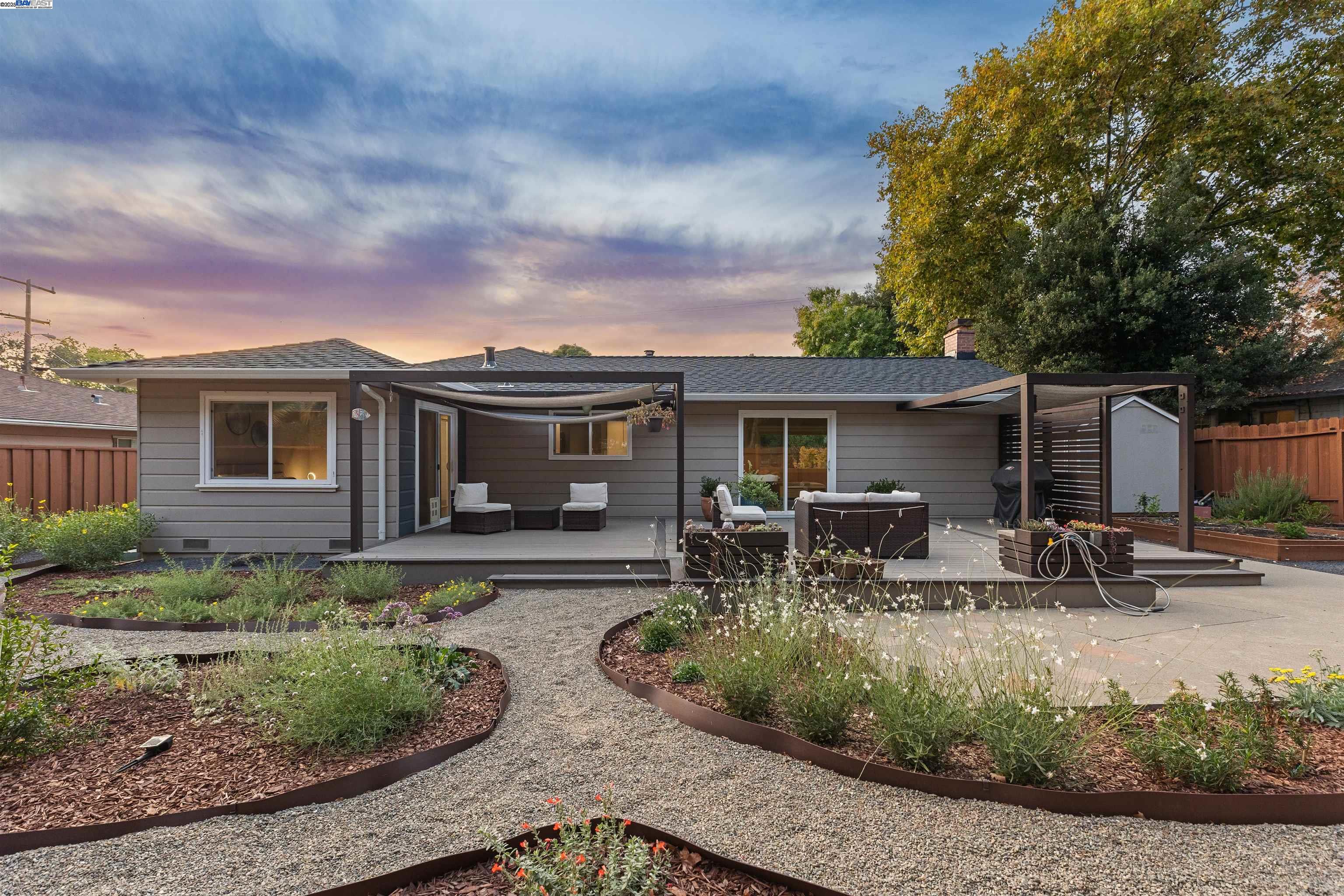 Detail Gallery Image 43 of 60 For 1230 Hale Dr, Concord,  CA 94518 - 3 Beds | 2 Baths