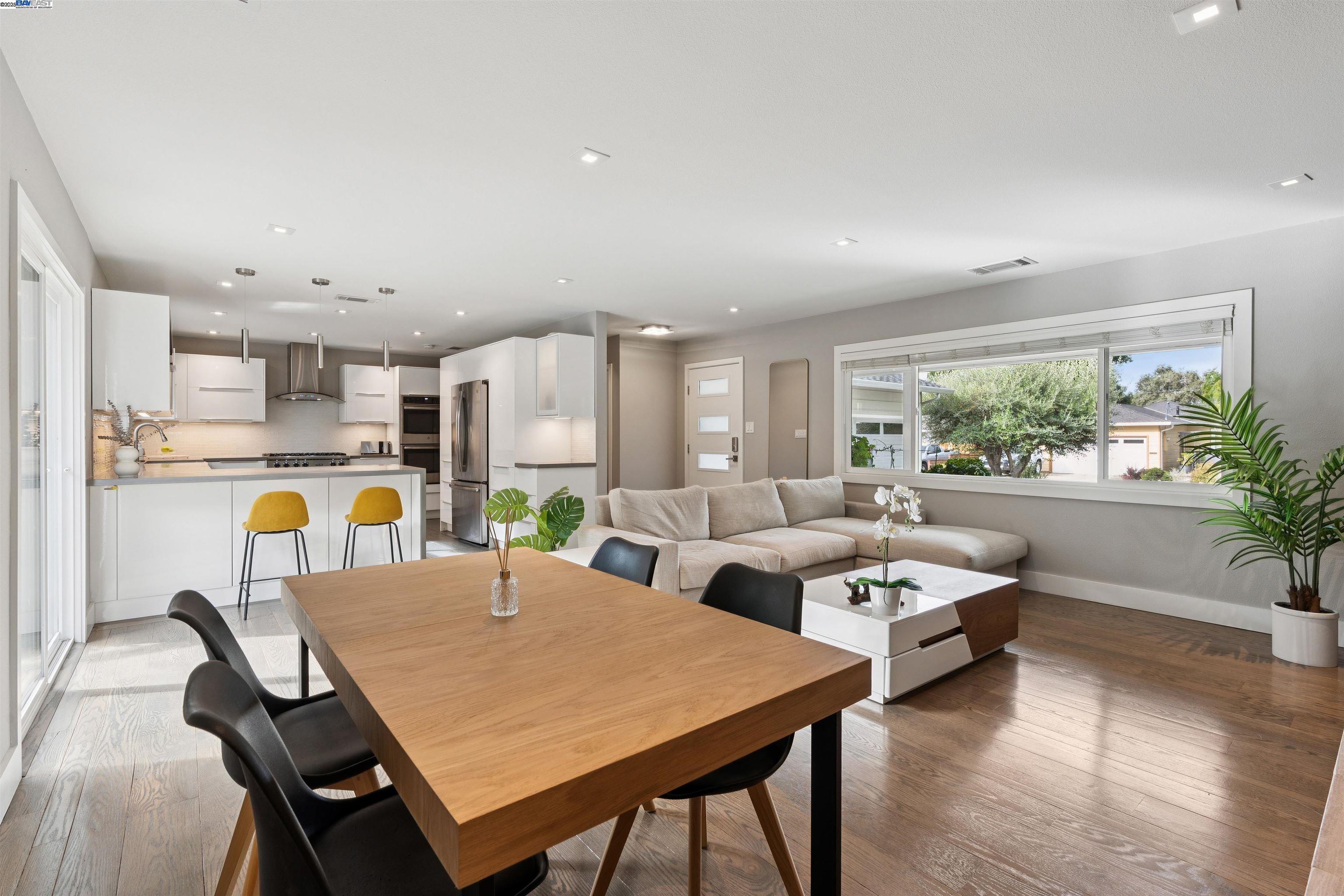 Detail Gallery Image 10 of 60 For 1230 Hale Dr, Concord,  CA 94518 - 3 Beds | 2 Baths