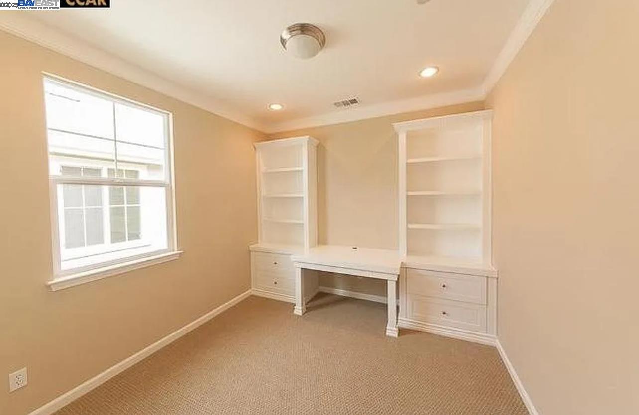 Detail Gallery Image 2 of 6 For Little Valley Dr, Martinez,  CA 94553 - 3 Beds | 2/1 Baths