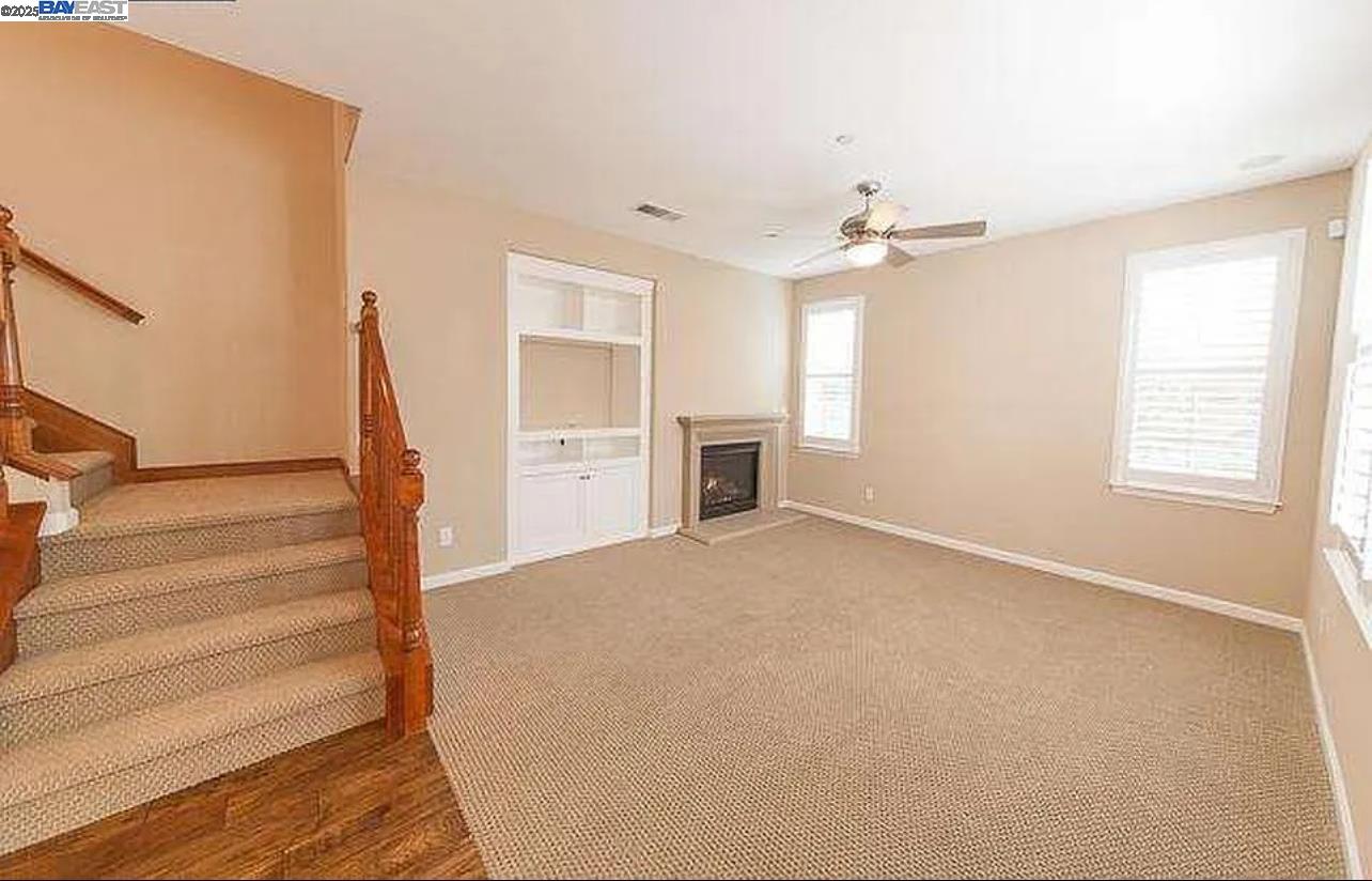 Detail Gallery Image 4 of 6 For Little Valley Dr, Martinez,  CA 94553 - 3 Beds | 2/1 Baths