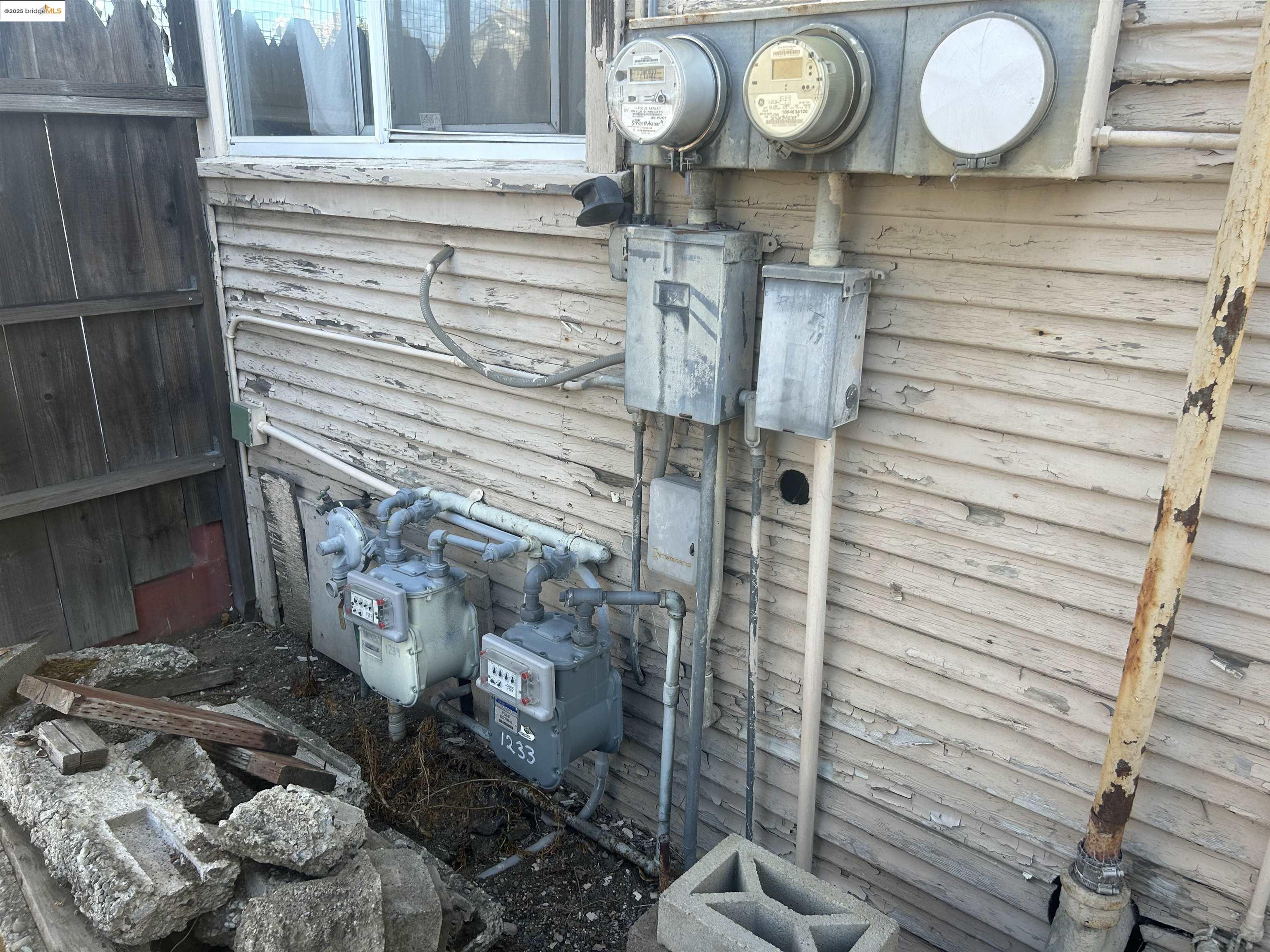 Detail Gallery Image 6 of 13 For 1239 Grove Way, Hayward,  CA 94541 - – Beds | – Baths