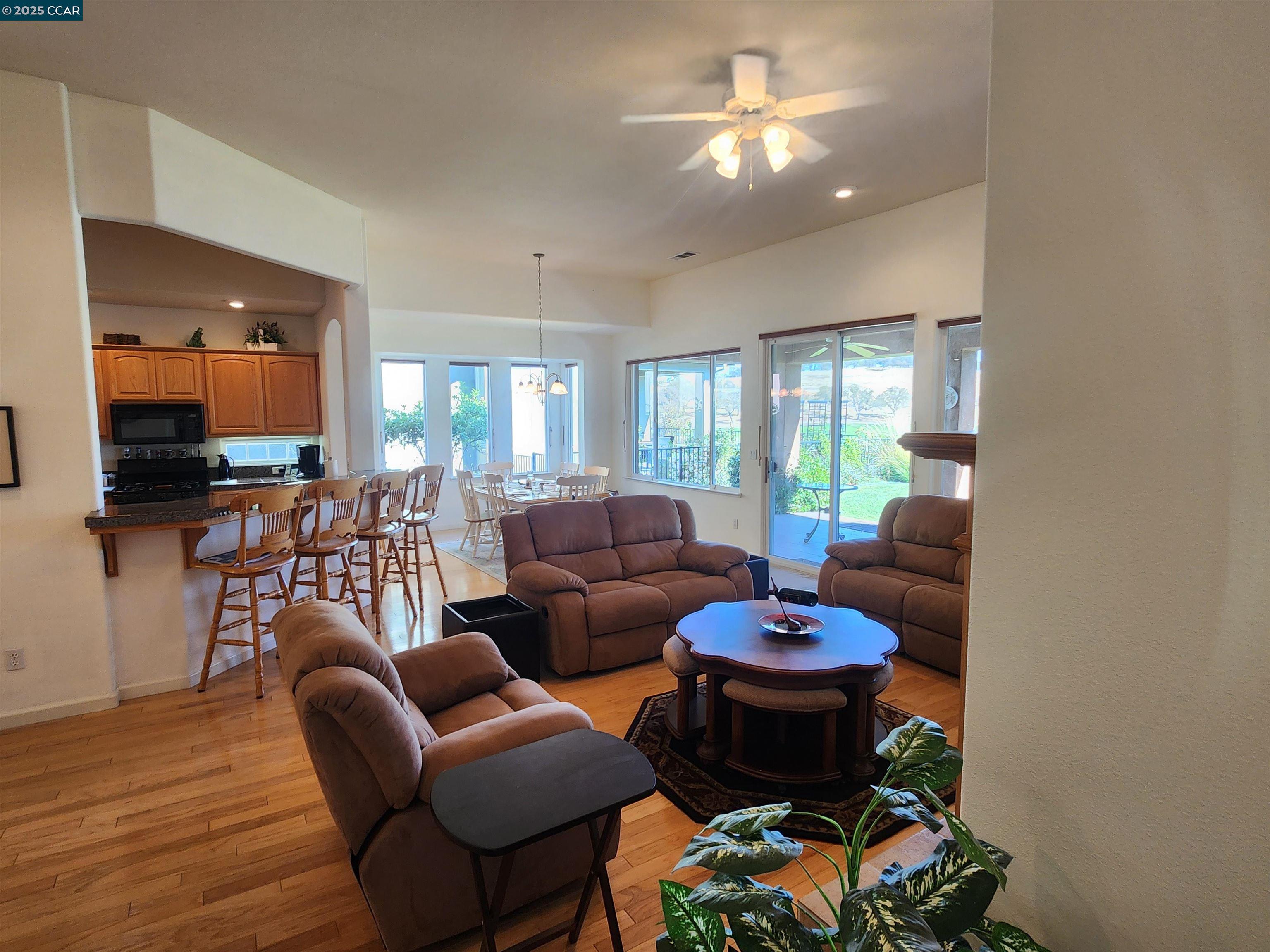 Detail Gallery Image 5 of 33 For 288 Mitchell Lake Ln, Copperopolis,  CA 95228 - 3 Beds | 2 Baths